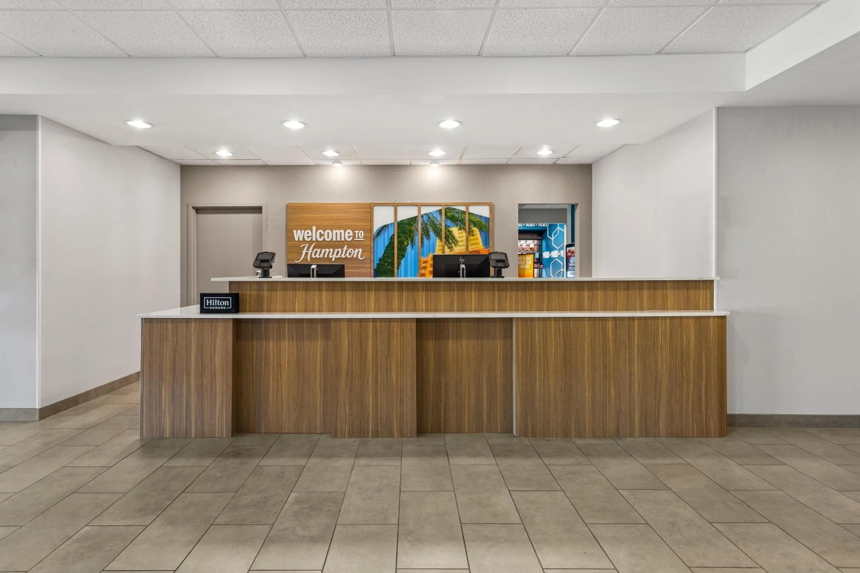 Lobby or reception in Hampton Inn & Suites Port Richey