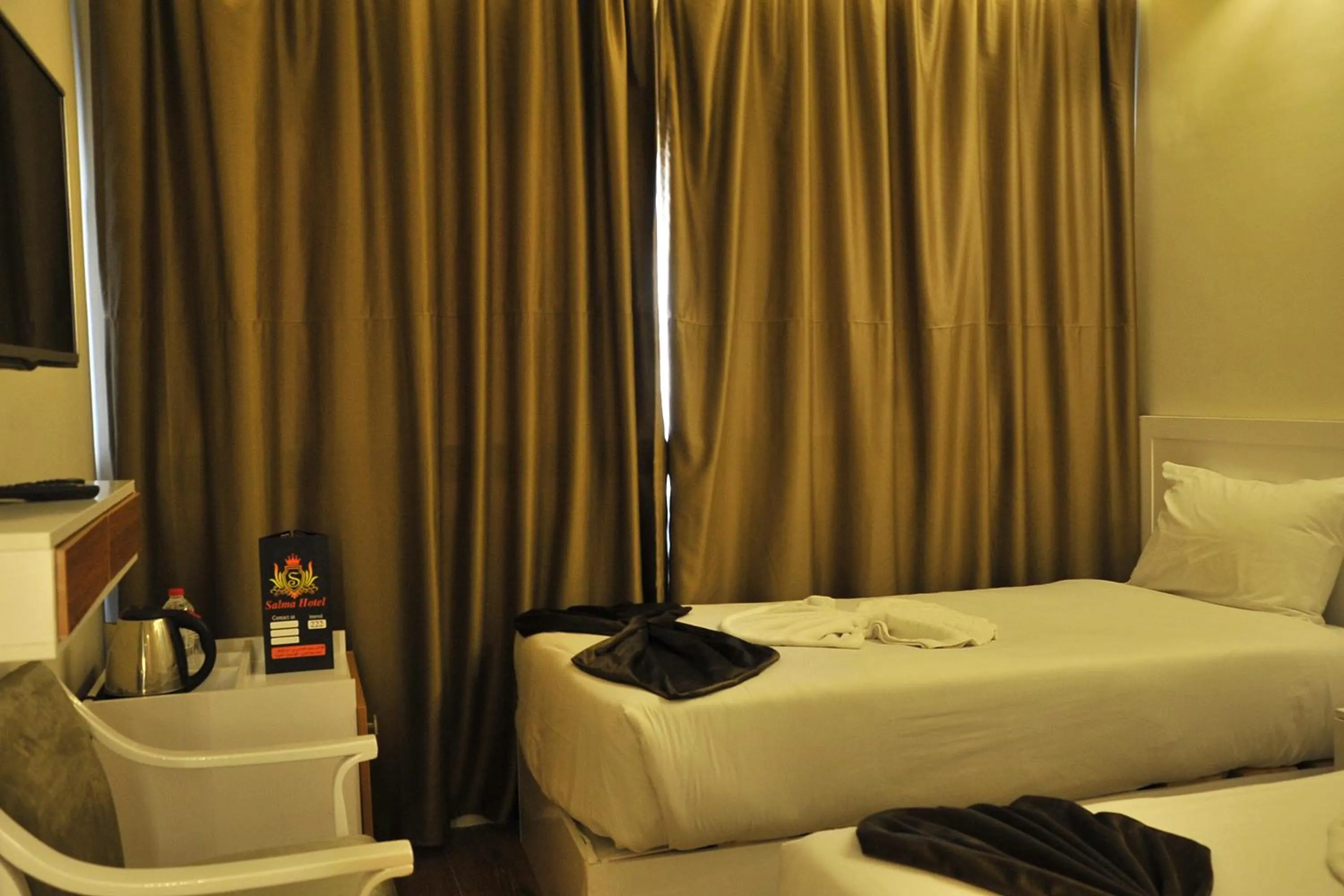 TV and multimedia, Bed in Salma Hotel Cairo