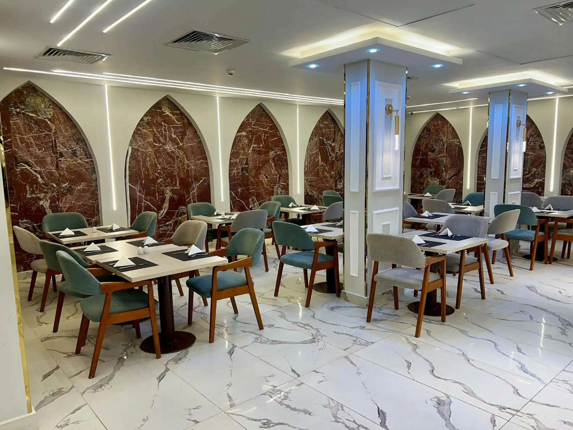Restaurant/places to eat in Salma Hotel Cairo