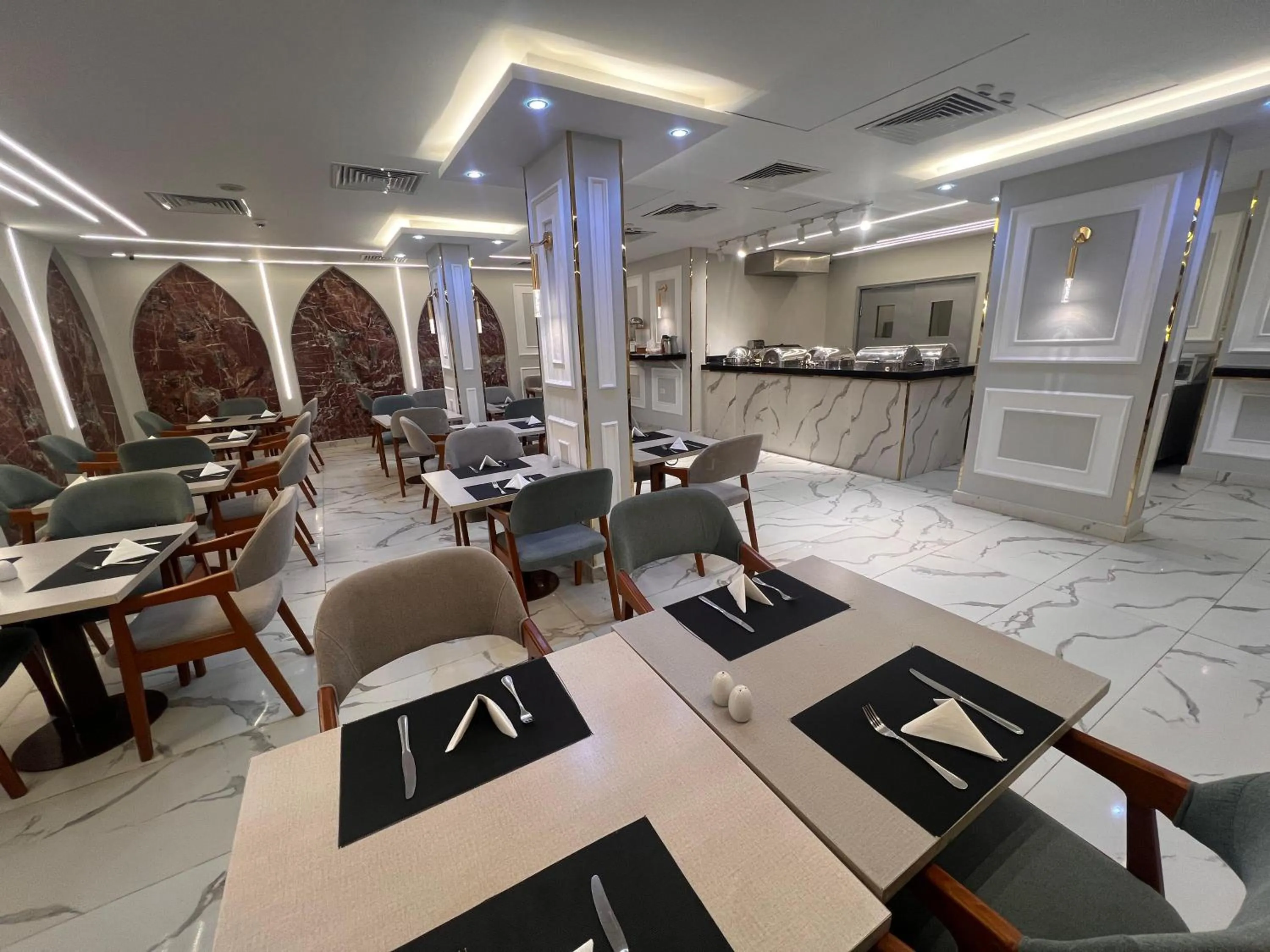 Restaurant/places to eat in Salma Hotel Cairo