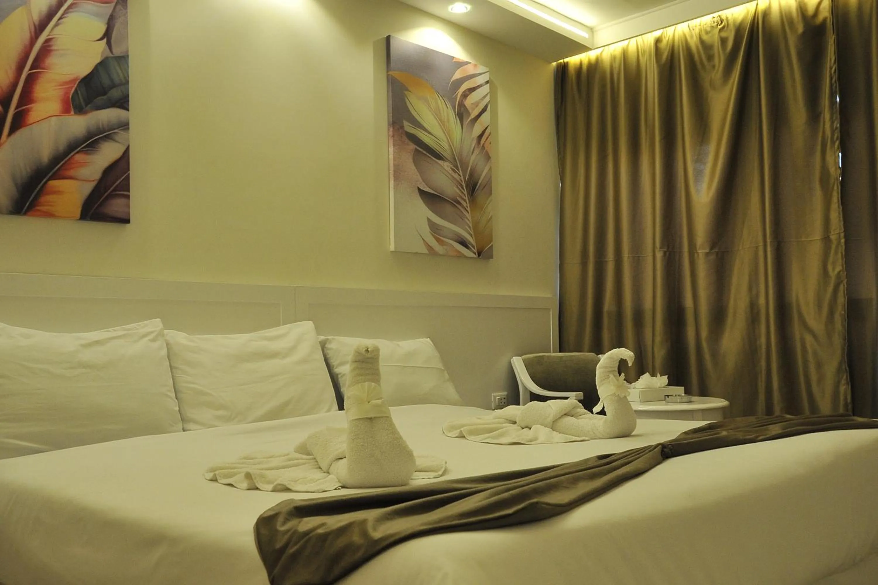 Bed in Salma Hotel Cairo