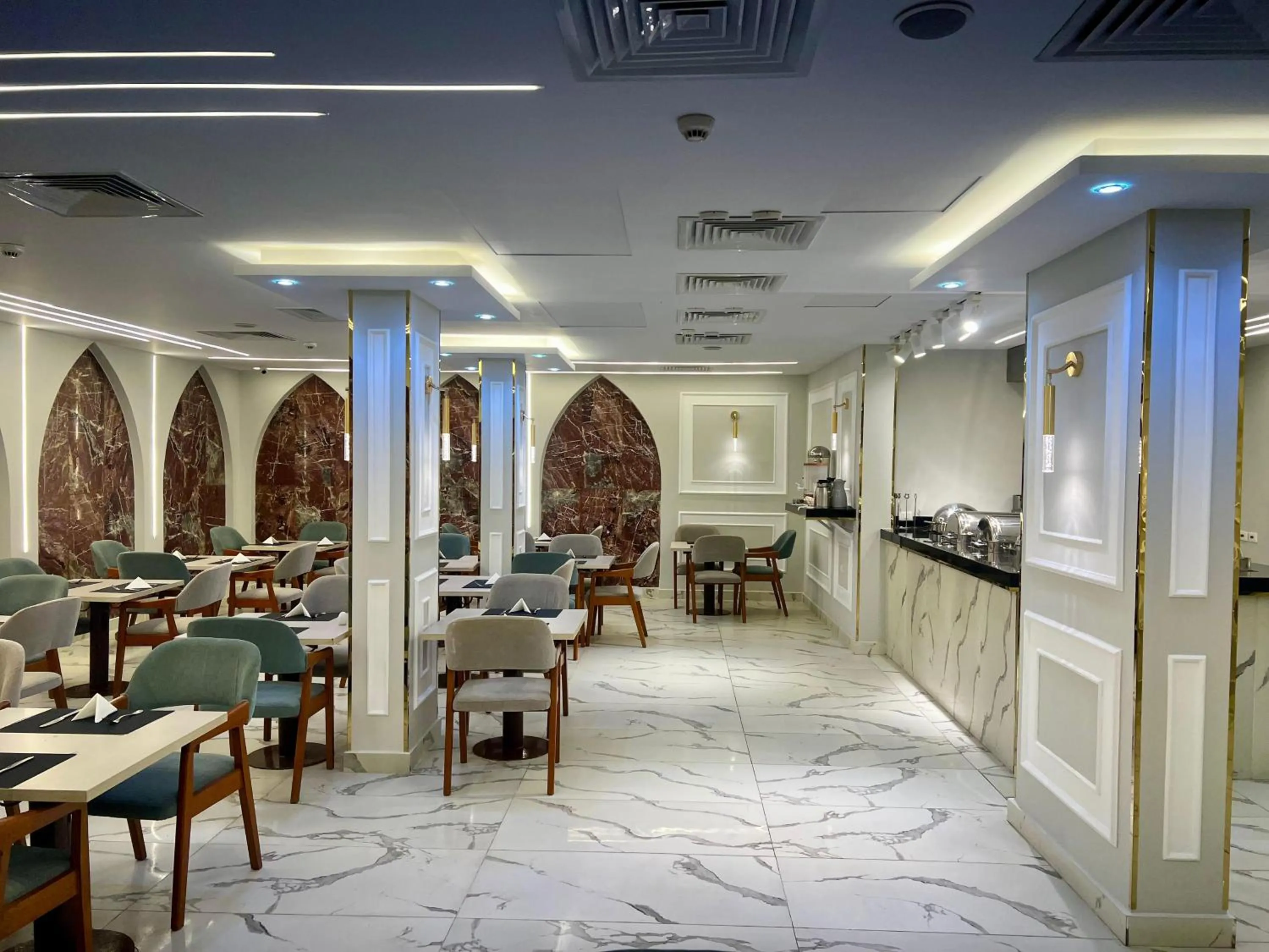Restaurant/places to eat in Salma Hotel Cairo