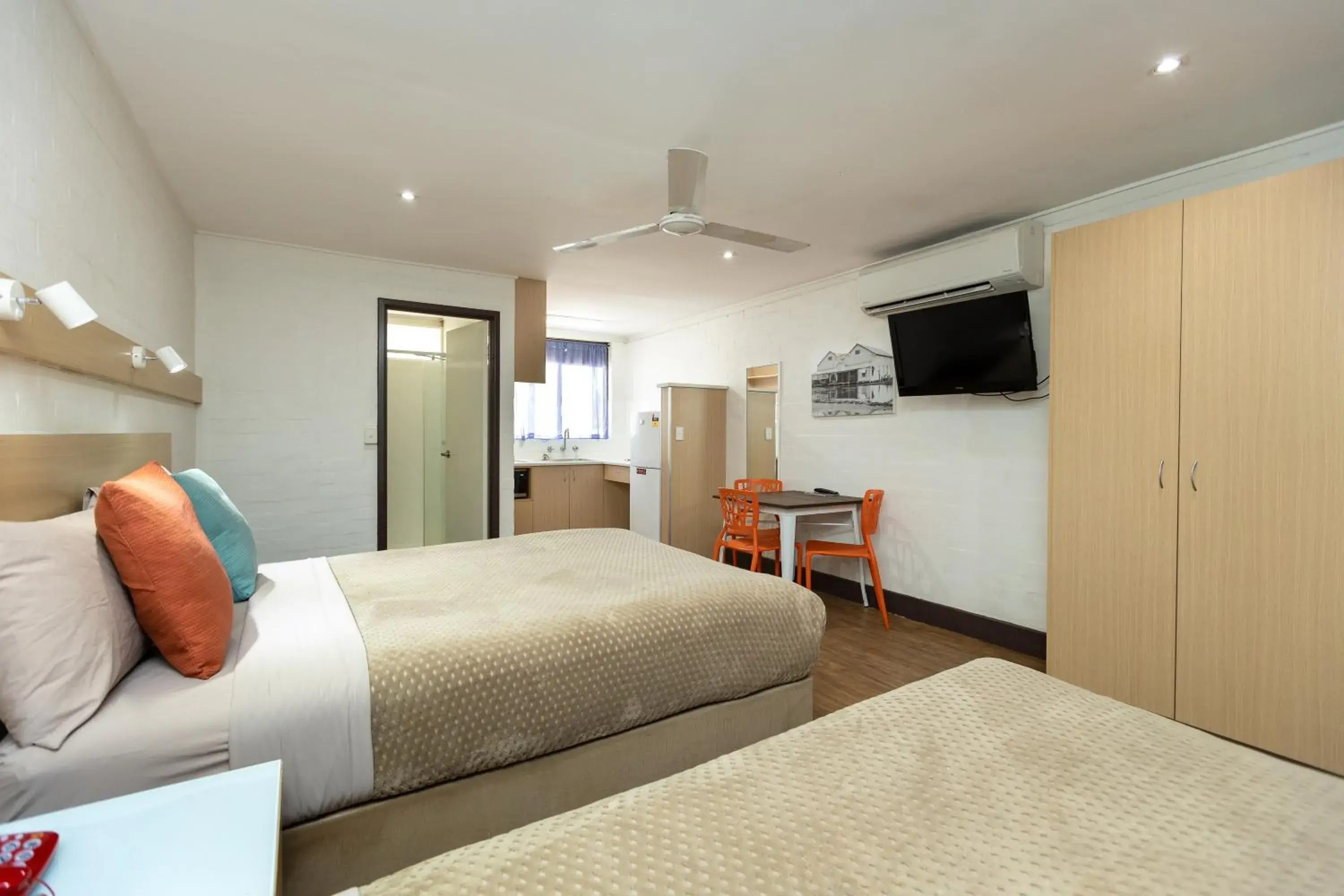 Bedroom, Bed in Broome Time Resort Bedroom, Bed in Broome Time Resort