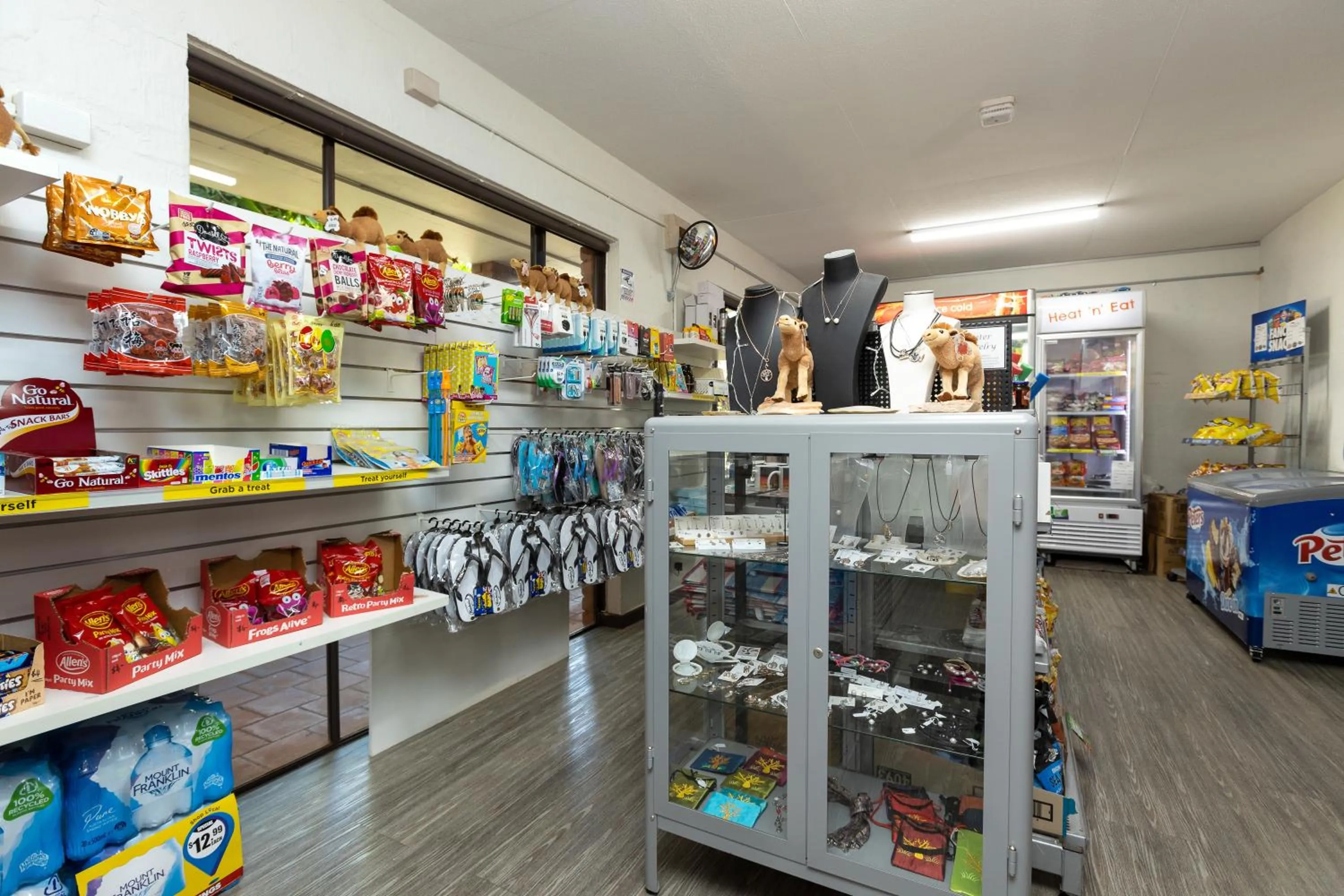 On-site shops in Broome Time Resort