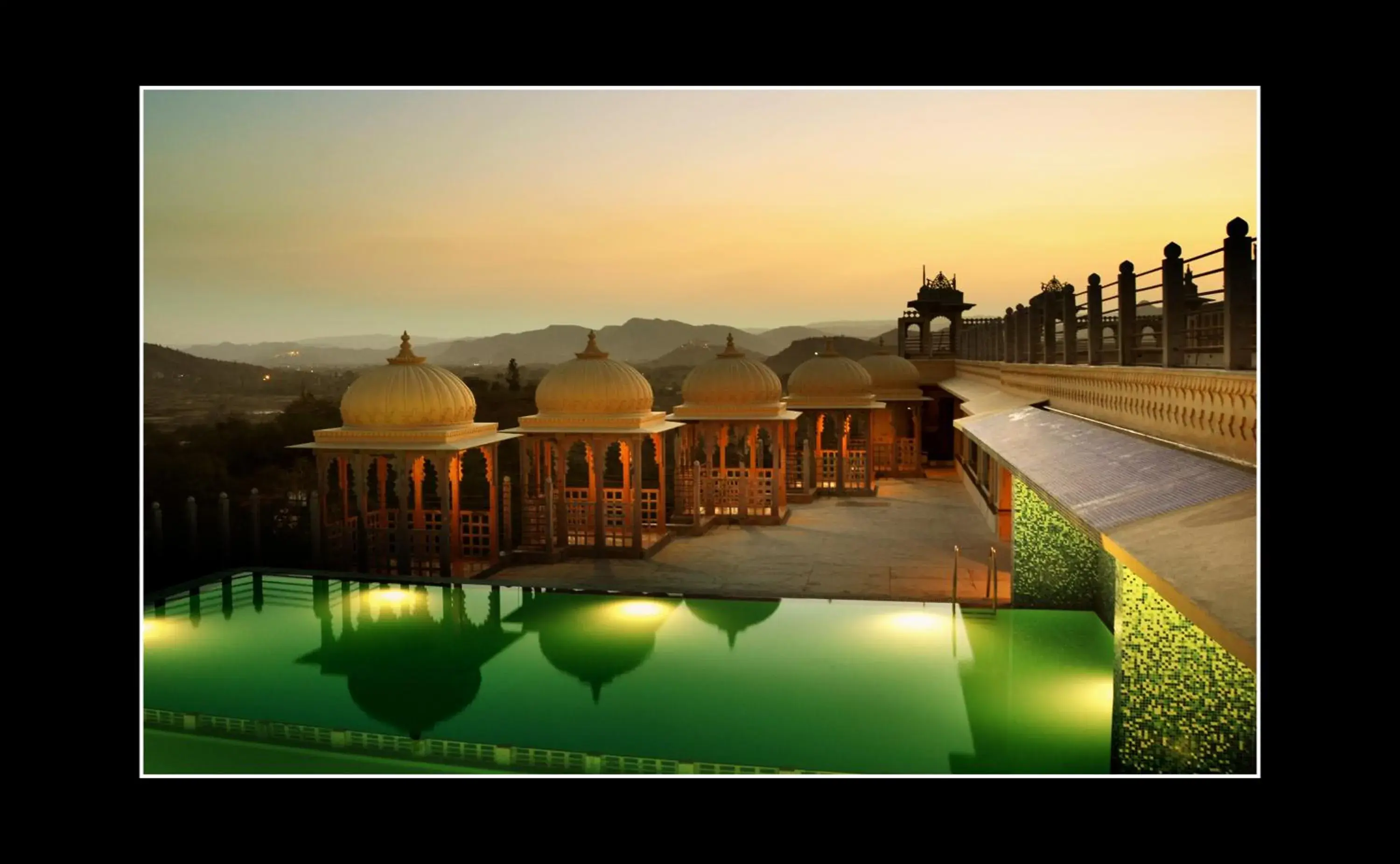 Swimming pool in Chunda Palace Swimming pool in Chunda Palace