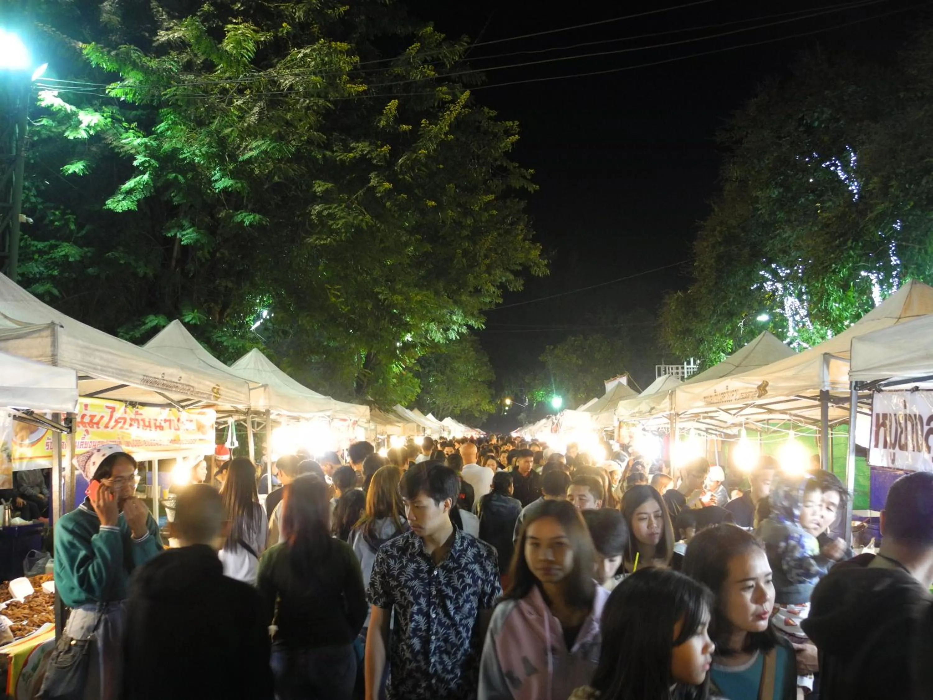 People in Bann Tawan Hostel Chiang Rai