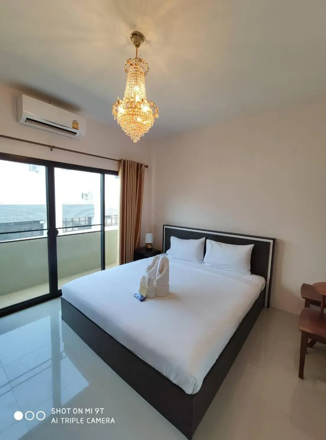 Deluxe King Room in Bann Tawan Hostel Chiang Rai Deluxe King Room in Bann Tawan Hostel Chiang Rai