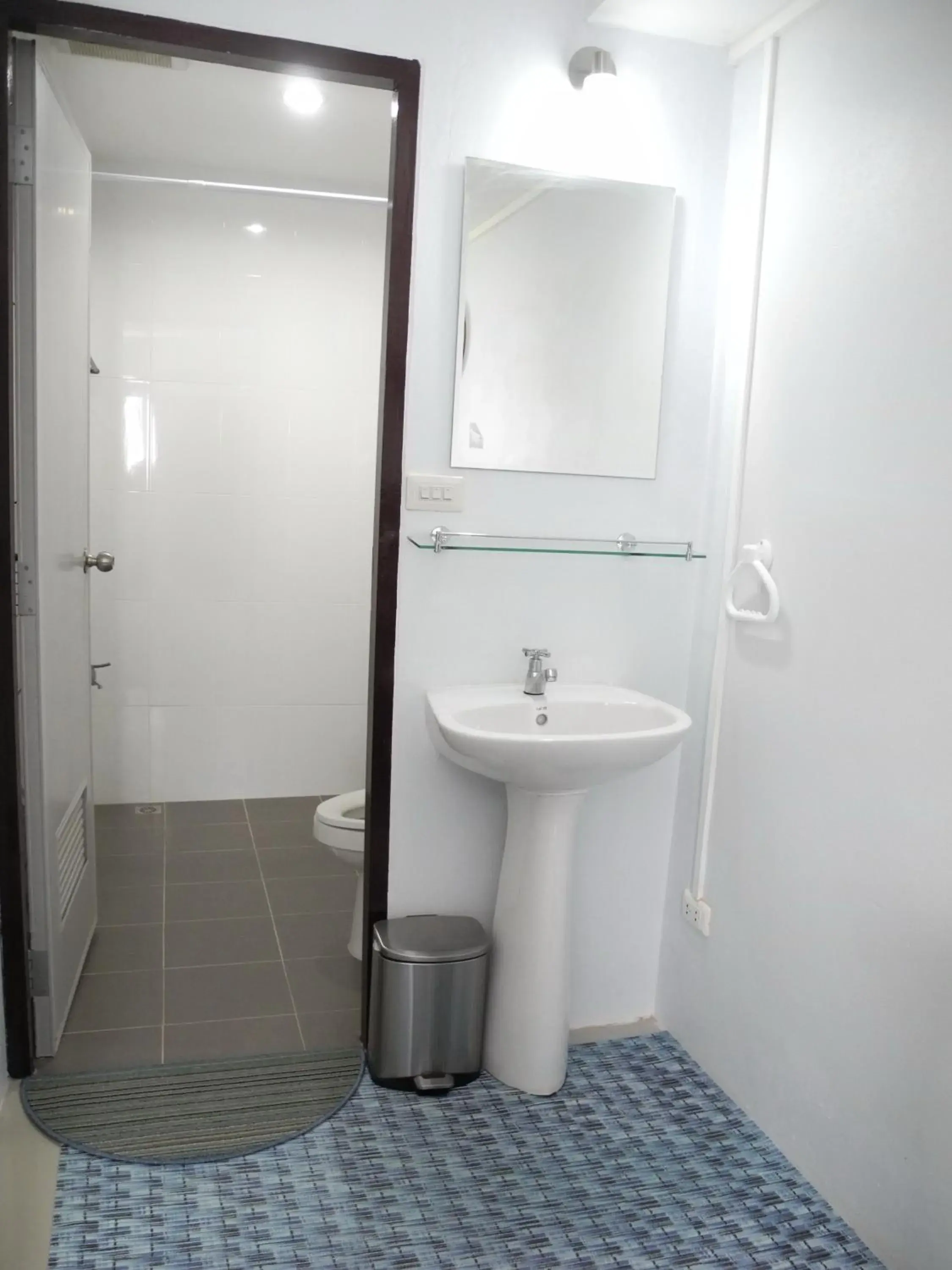 Deluxe Twin Room in Bann Tawan Hostel Chiang Rai Deluxe Twin Room in Bann Tawan Hostel Chiang Rai