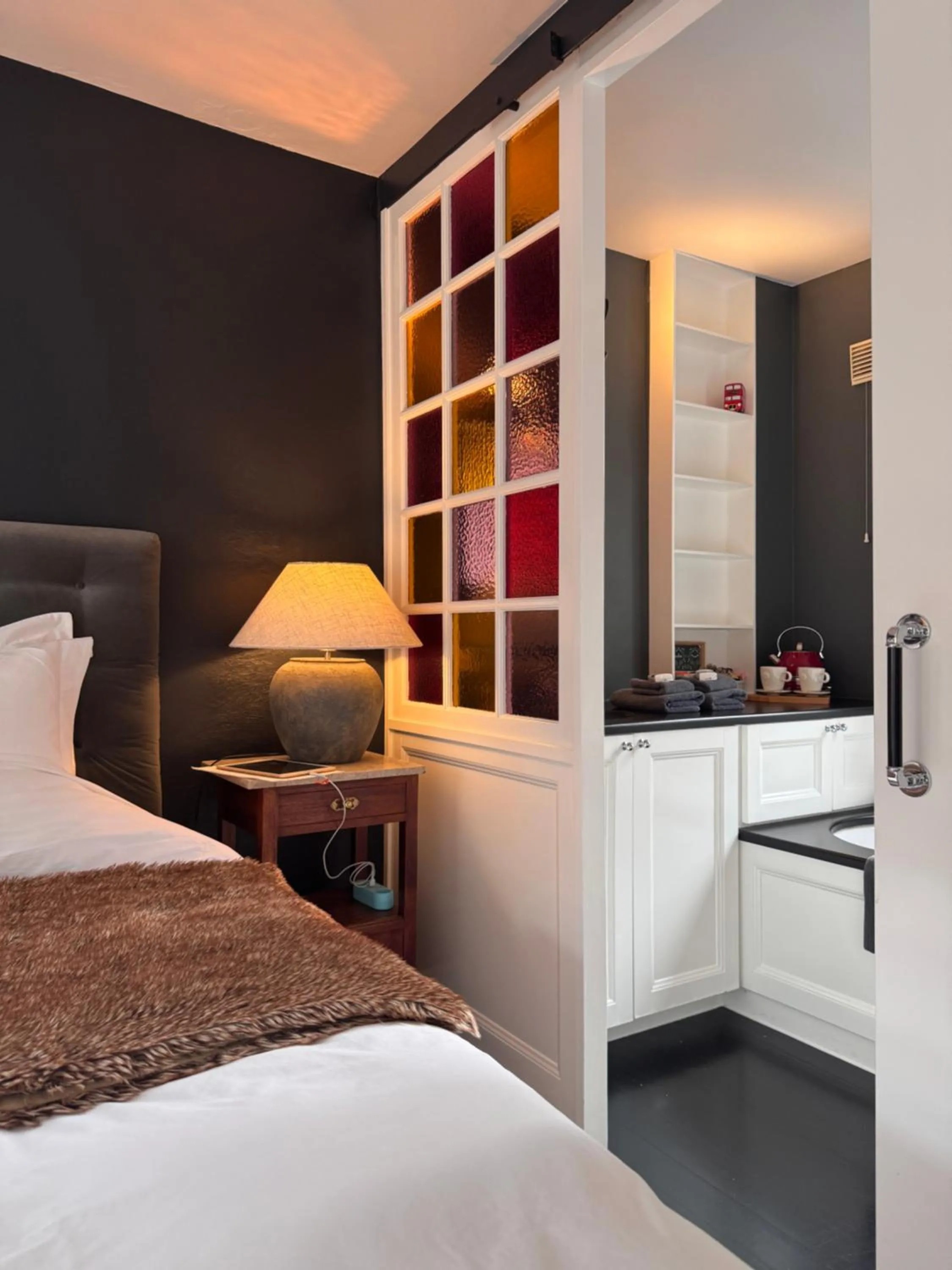 Toilet, Bed in The Lastage Inn - Bed & Breakfast