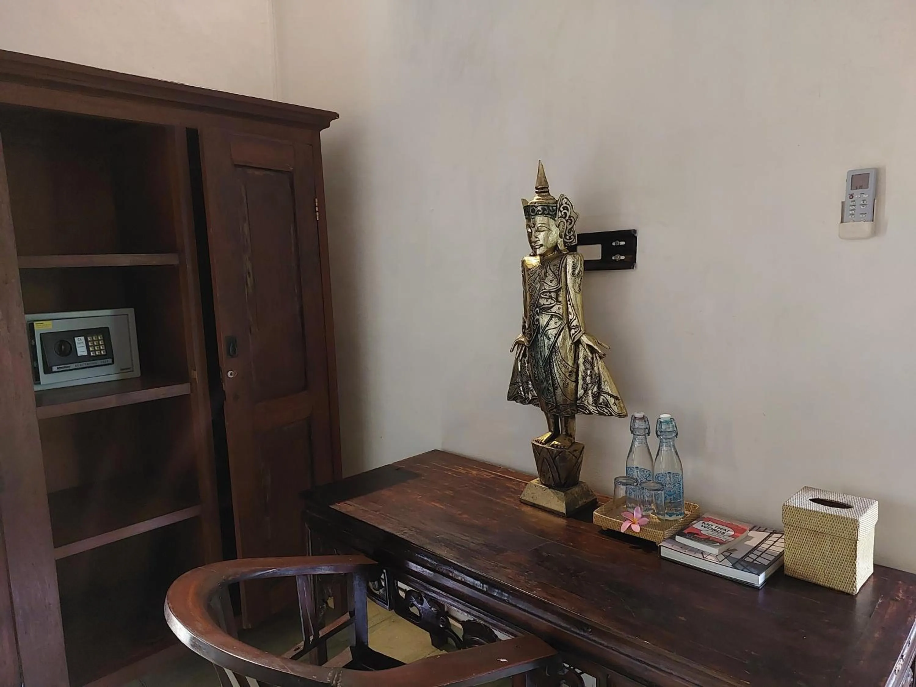 wardrobe in Gusde Tranquil Villas by EPS