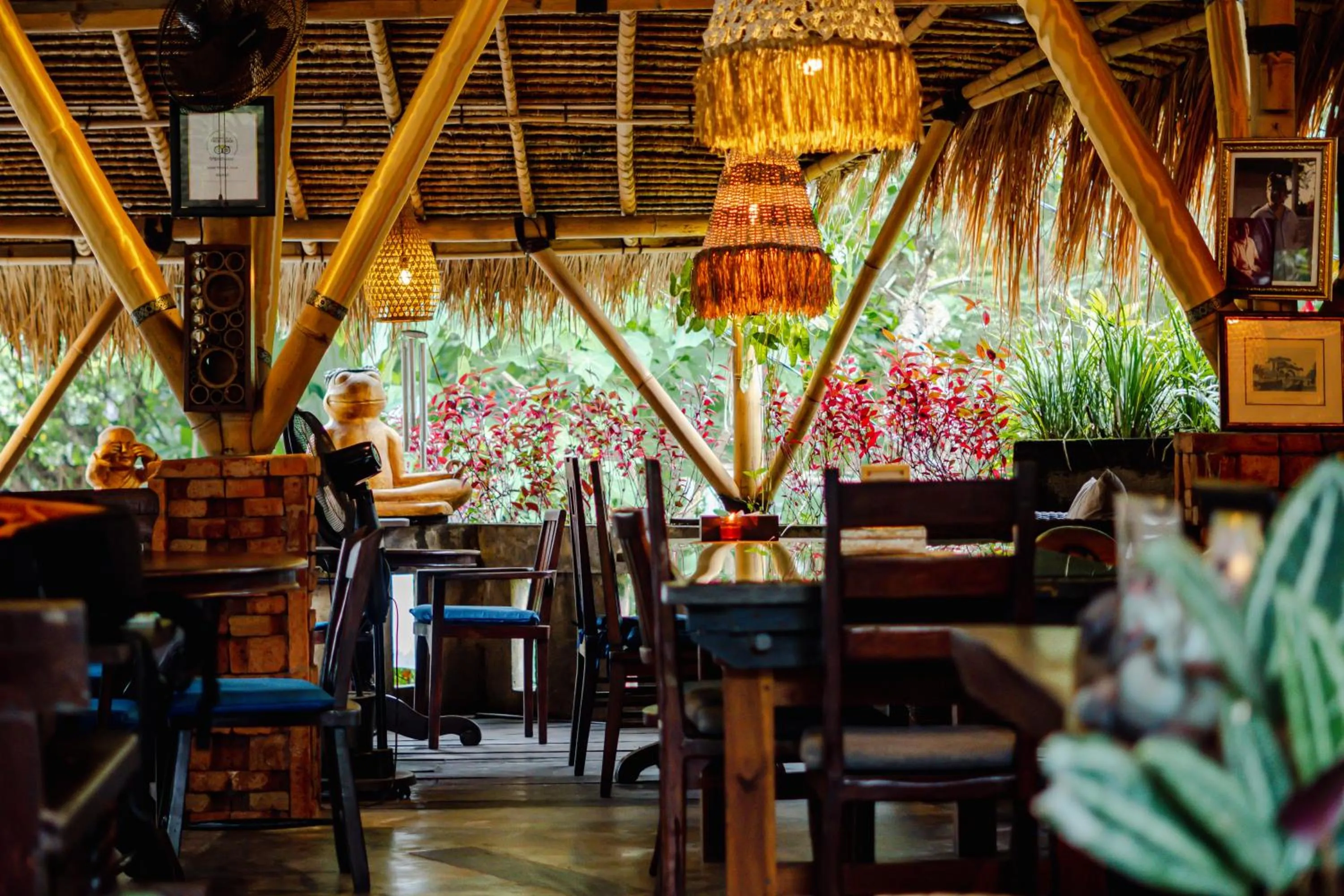 Restaurant/places to eat in Gusde Tranquil Villas by EPS