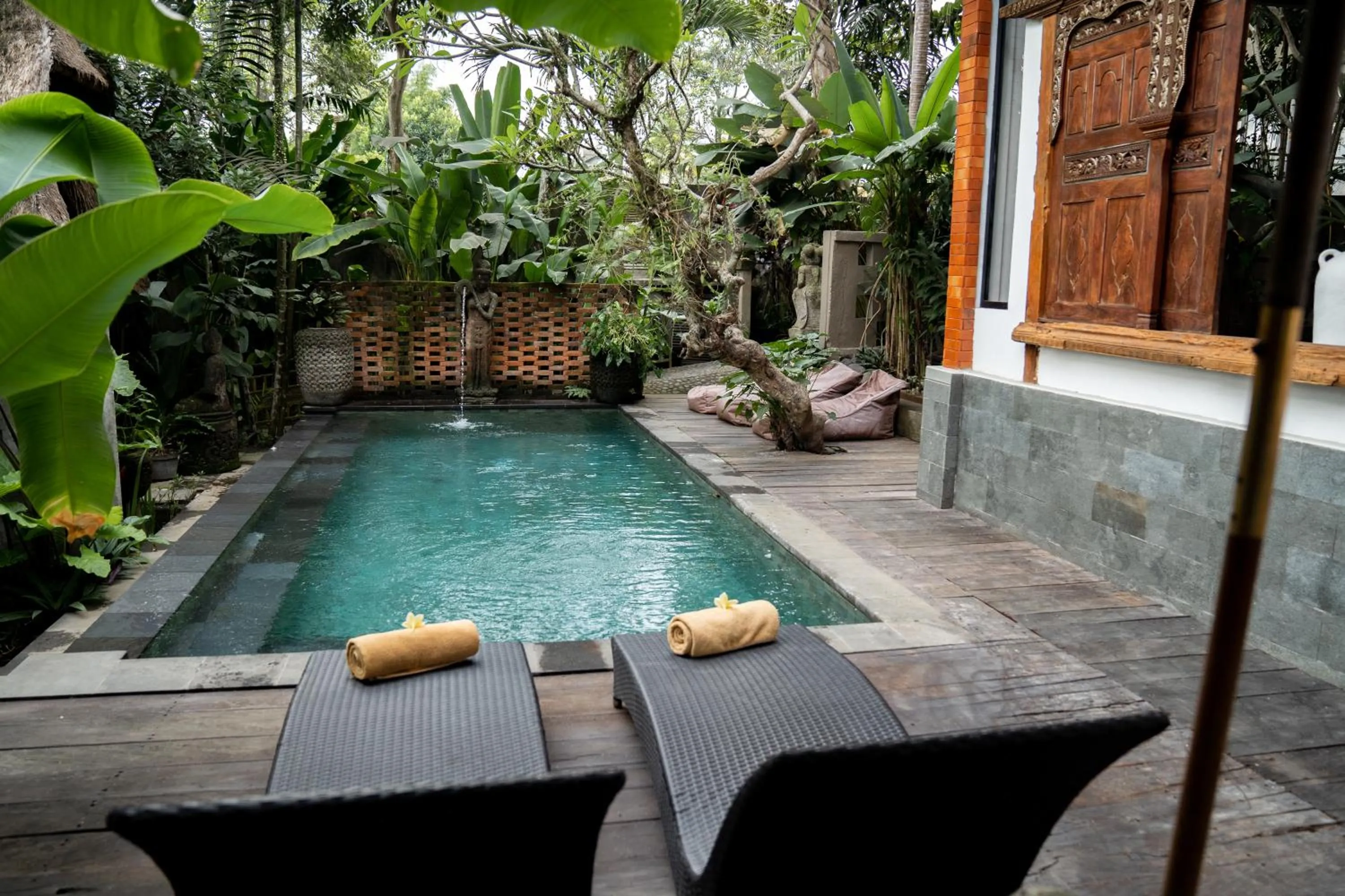 Patio in Gusde Tranquil Villas by EPS