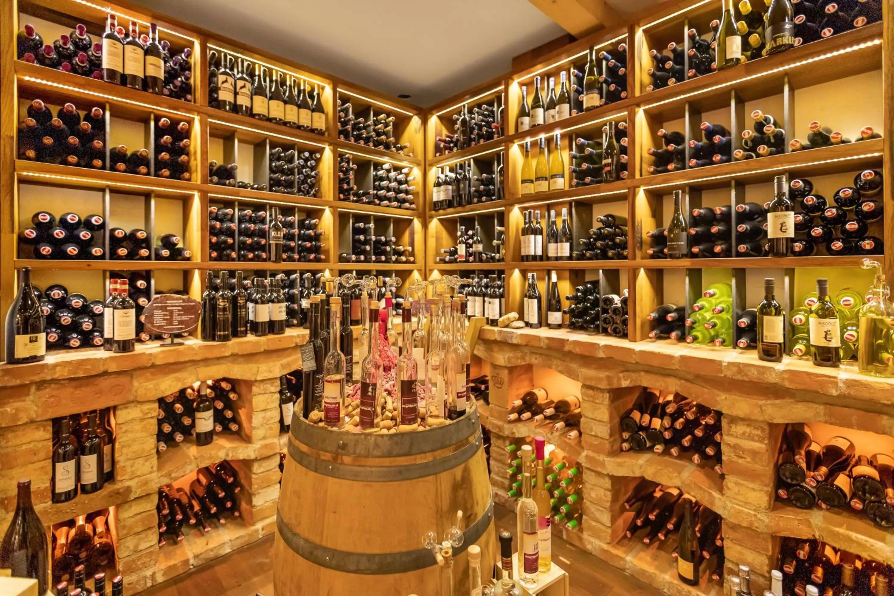 Restaurant/places to eat in Kräuterhotel Hochzillertal