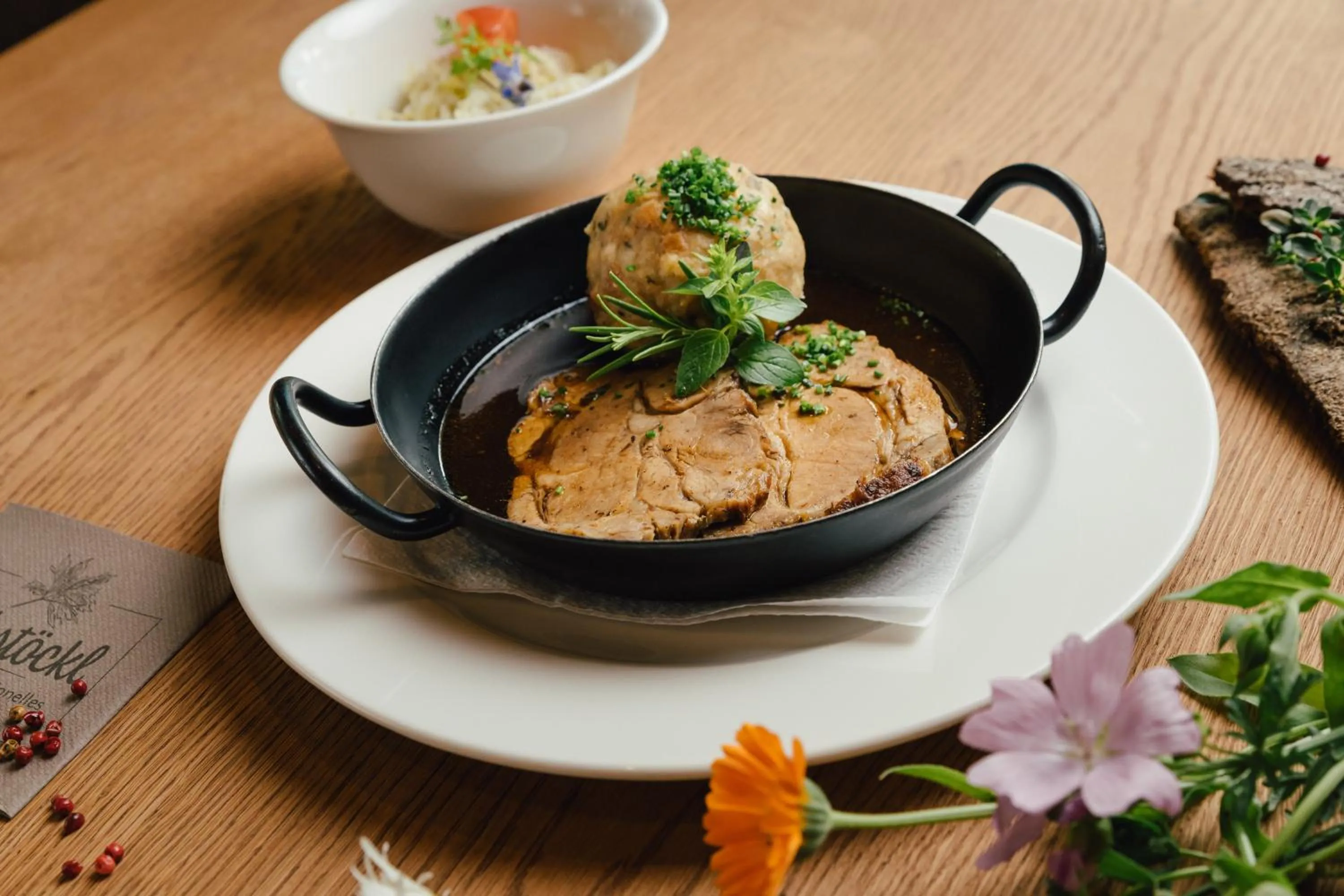 Restaurant/places to eat in Kräuterhotel Hochzillertal