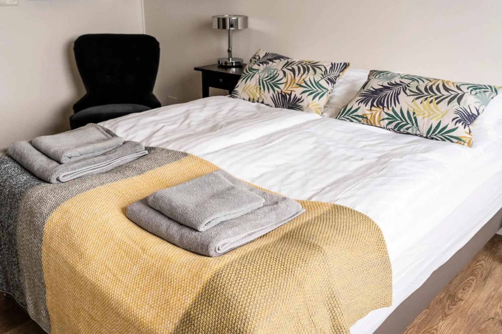 Standard Double Room in Black Beach Guesthouse Standard Double Room in Black Beach Guesthouse