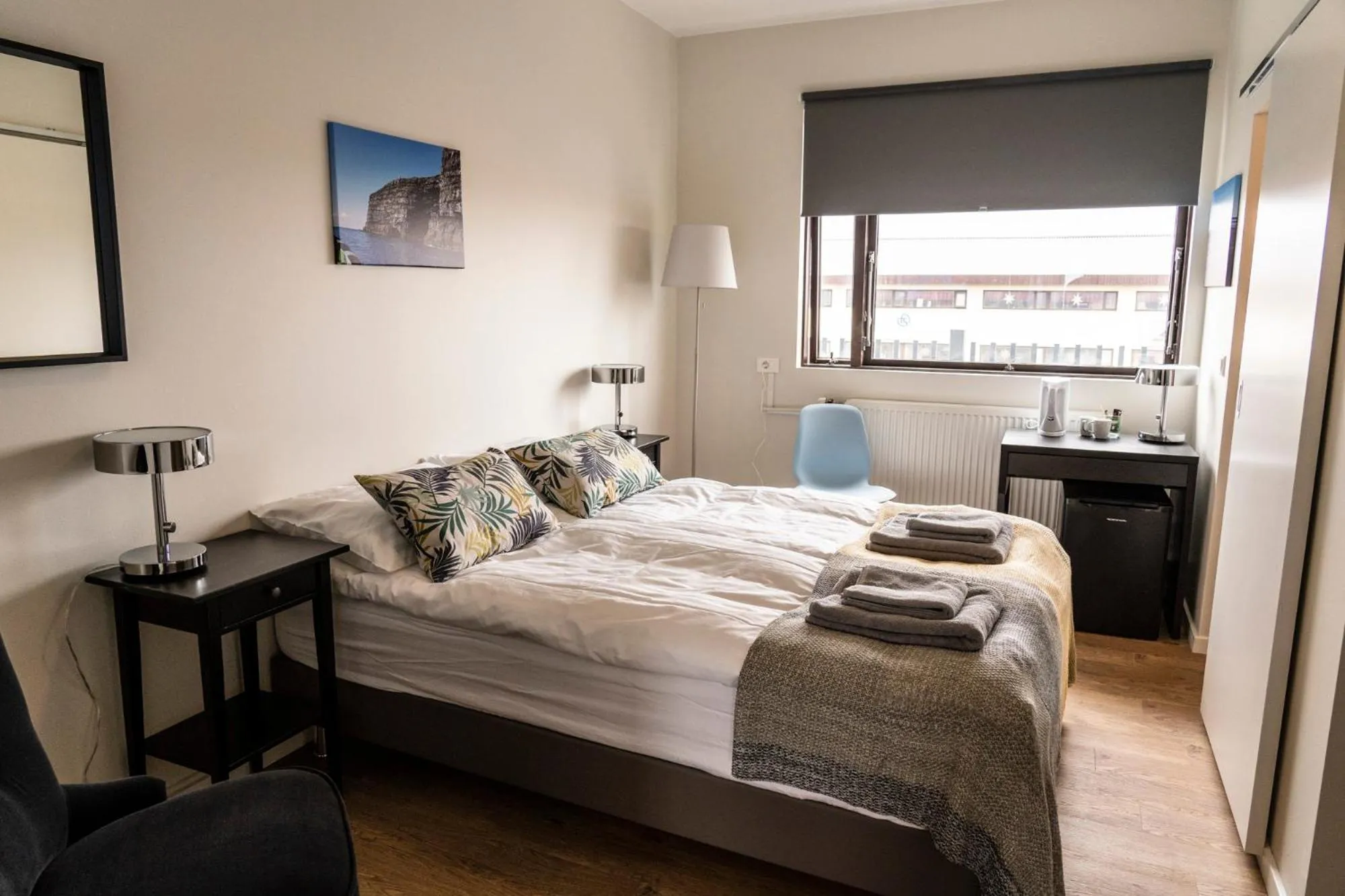 Bedroom, Bed in Black Beach Guesthouse