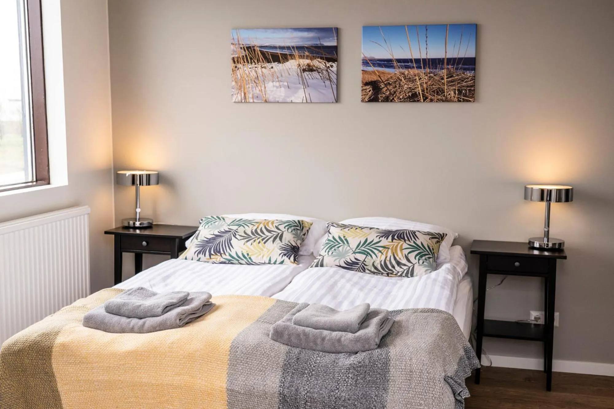 Bedroom, Bed in Black Beach Guesthouse