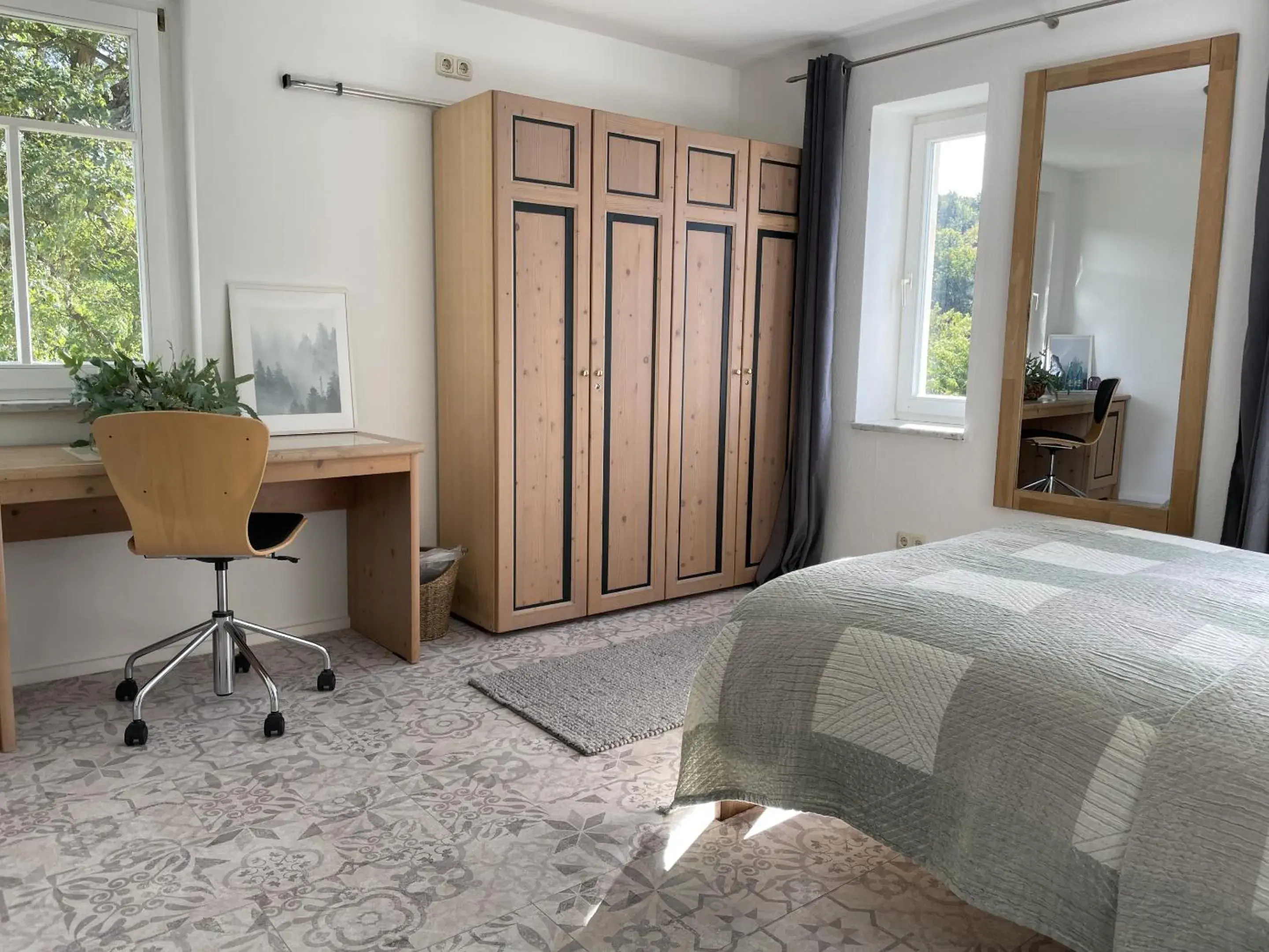 Budget Double Room - single occupancy in Hotel & Restaurant Schloss Weißenburg Budget Double Room - single occupancy in Hotel & Restaurant Schloss Weißenburg