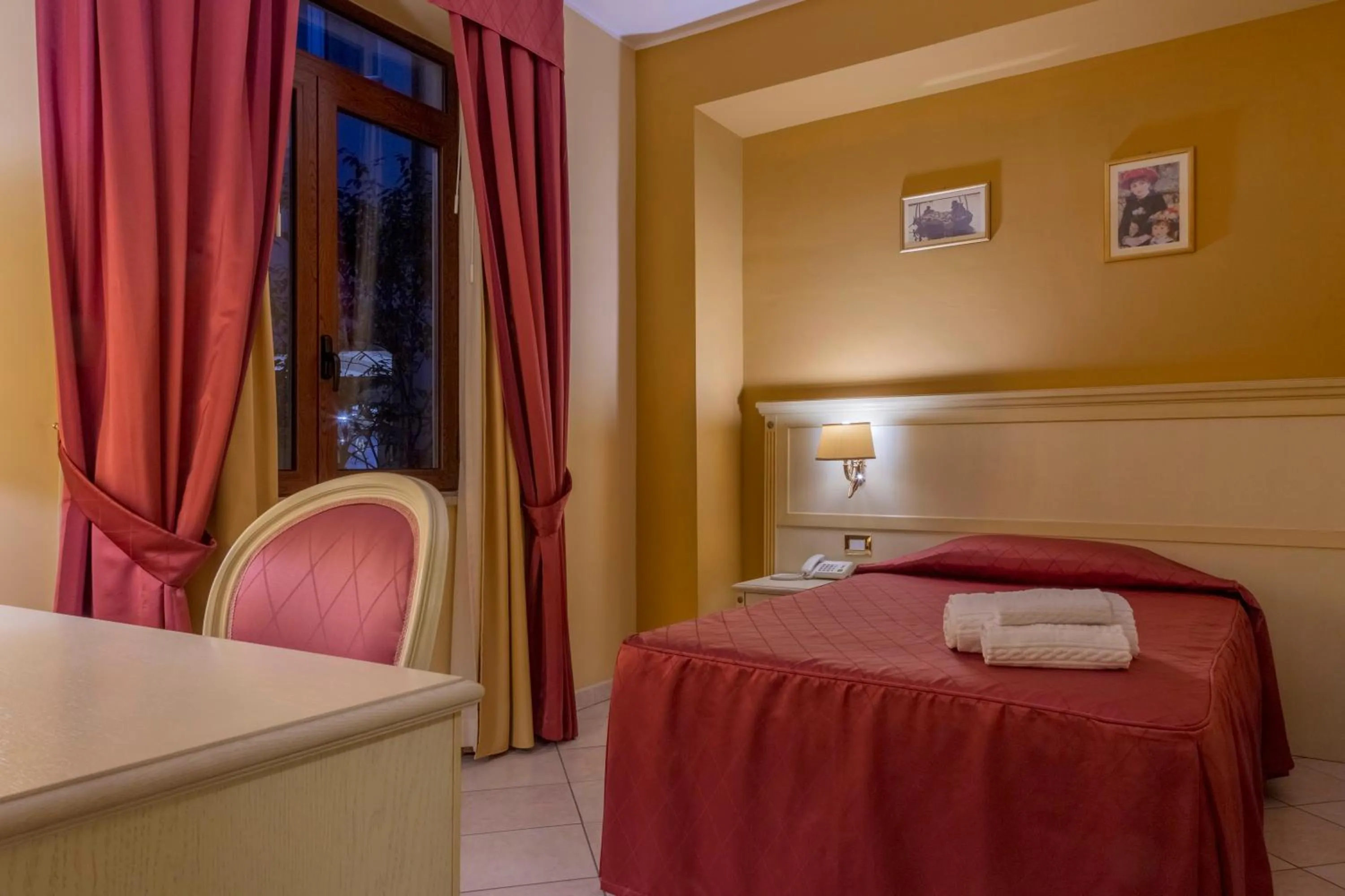 Bed in Hotel San Michele