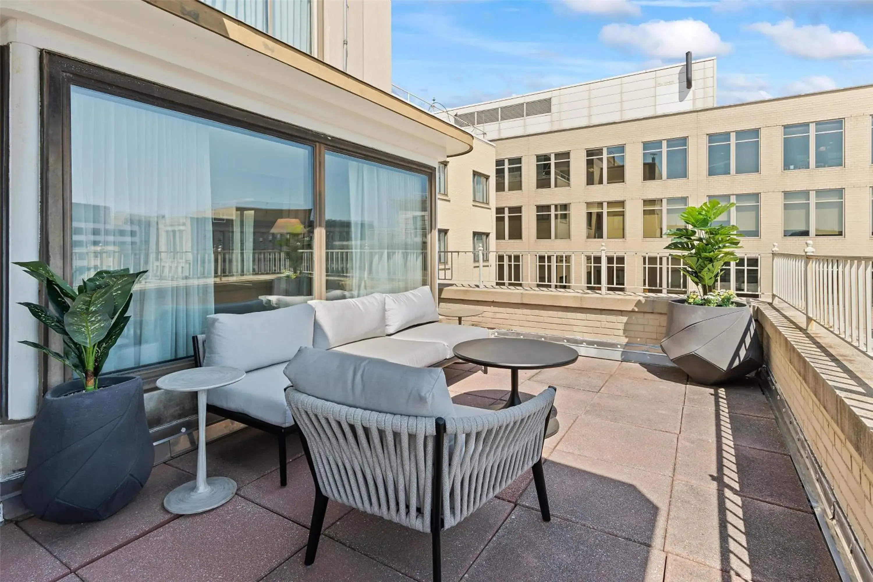 Living room in Capital Hilton Living room in Capital Hilton