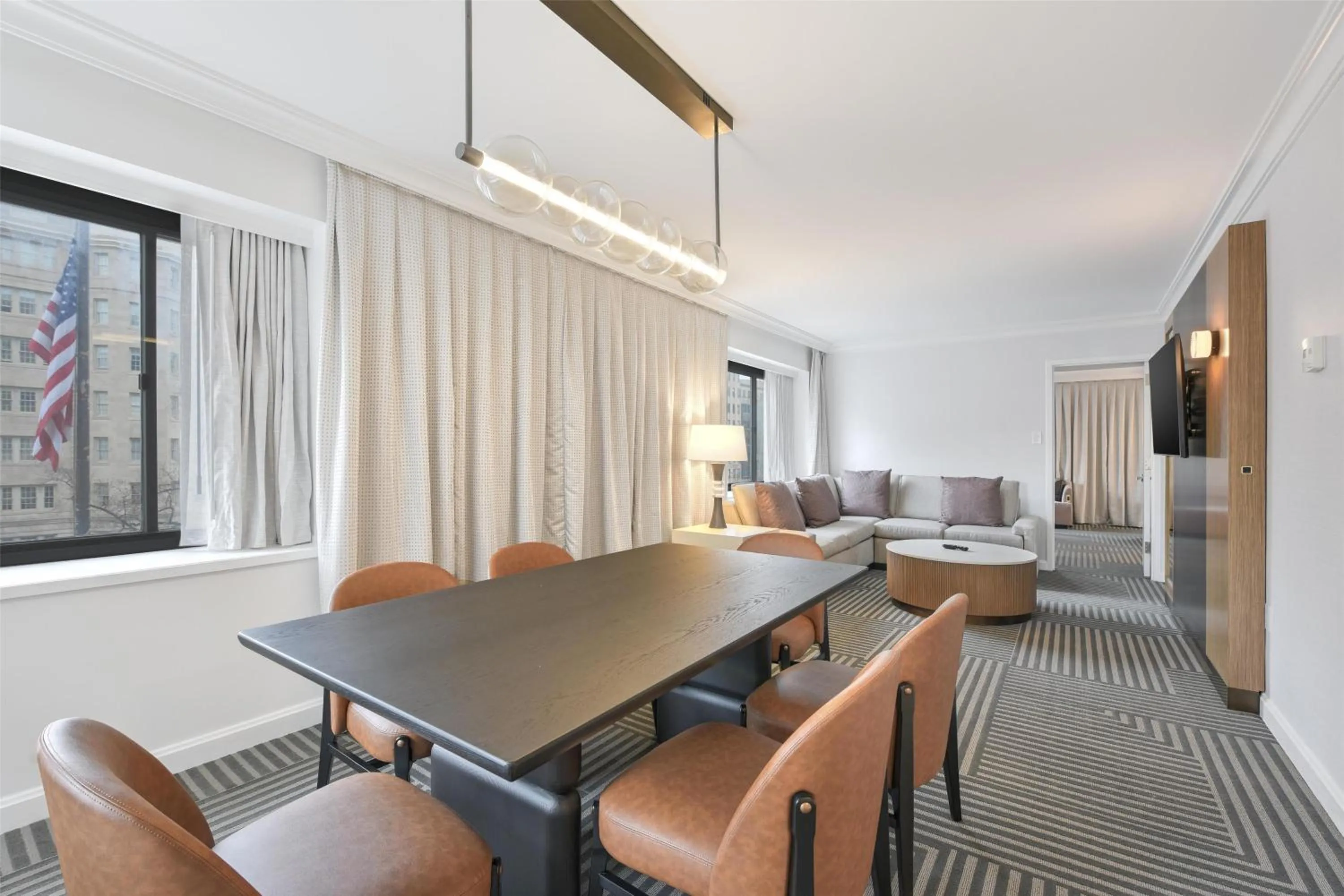 Living room in Capital Hilton