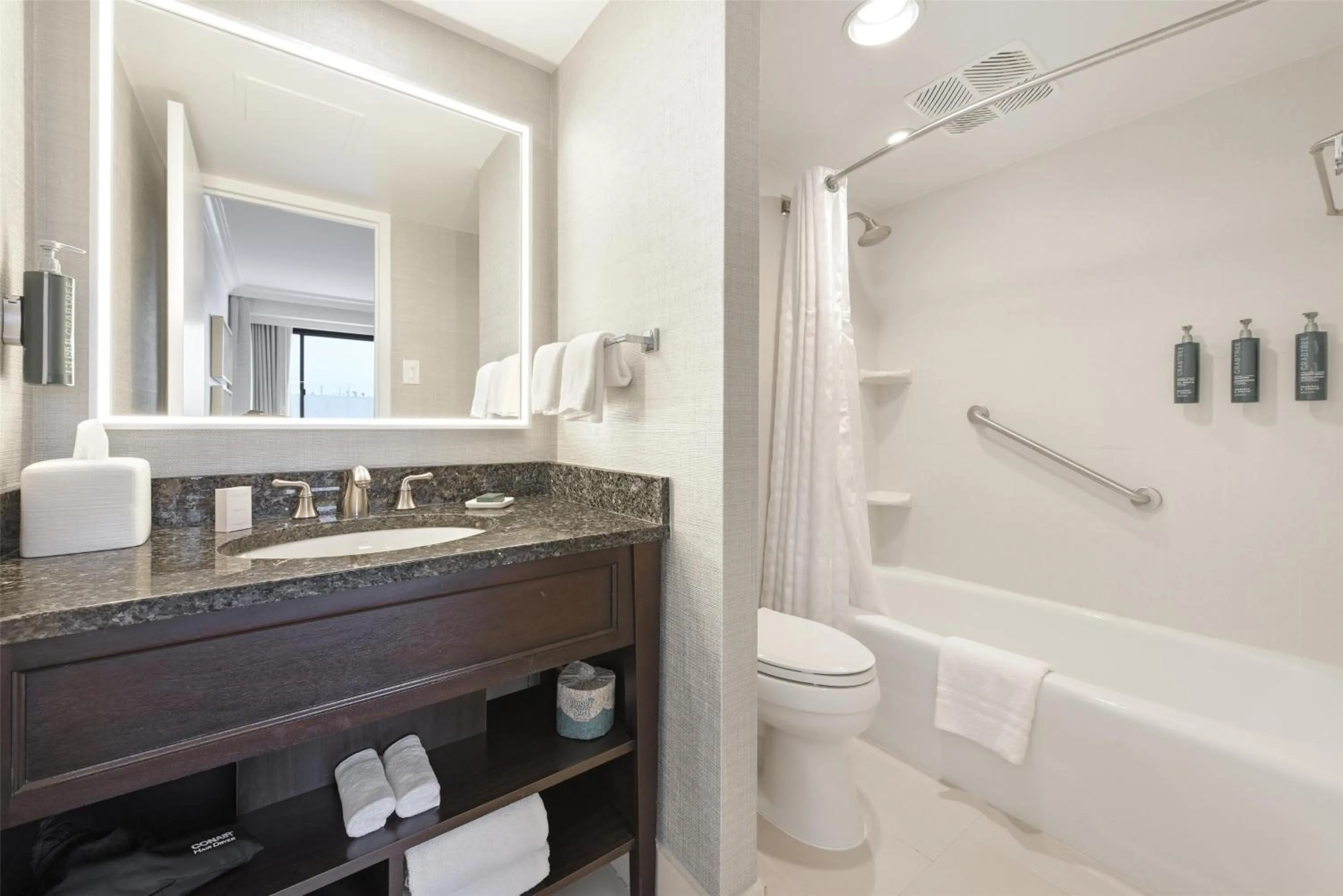 Bathroom in Capital Hilton