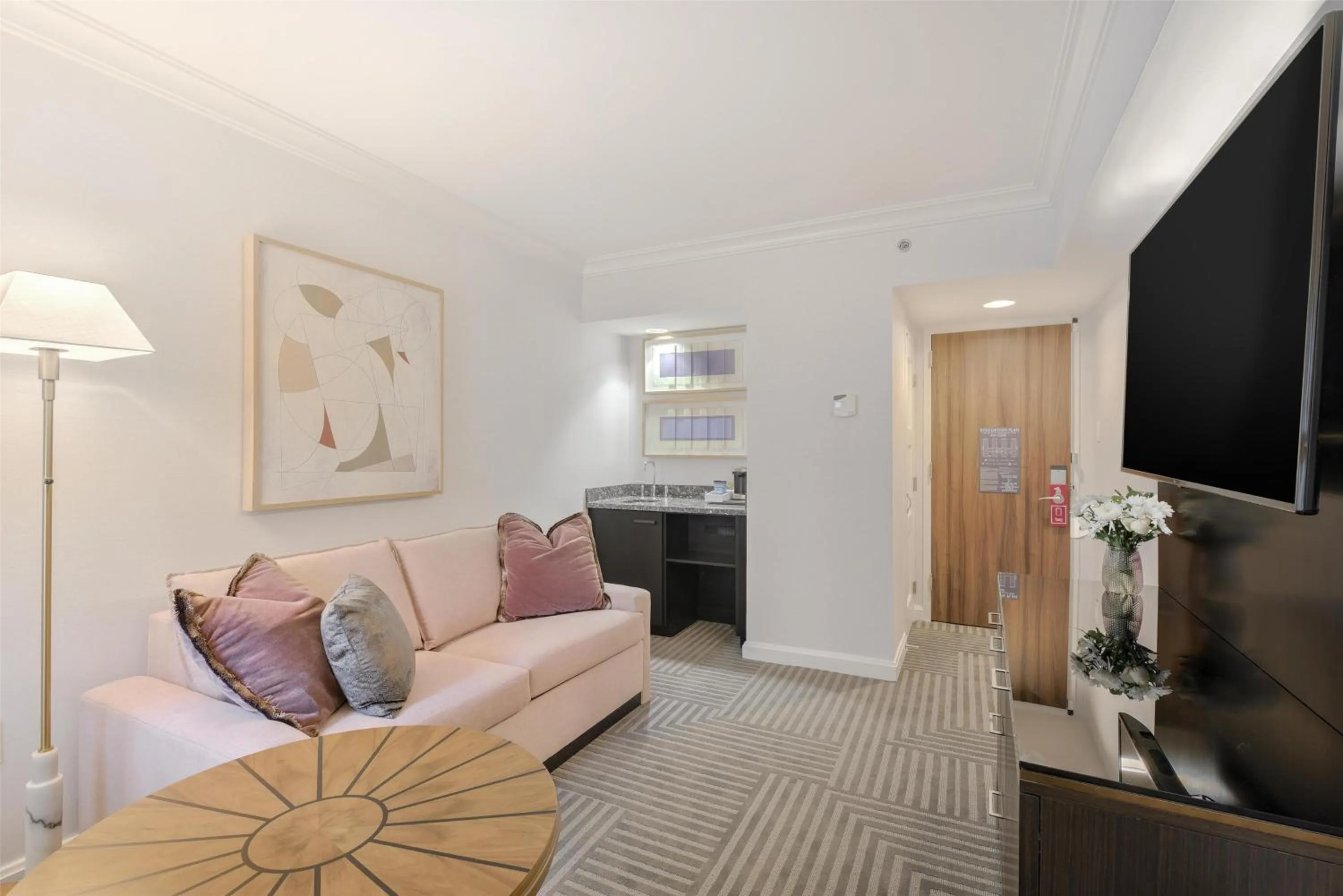 Living room in Capital Hilton