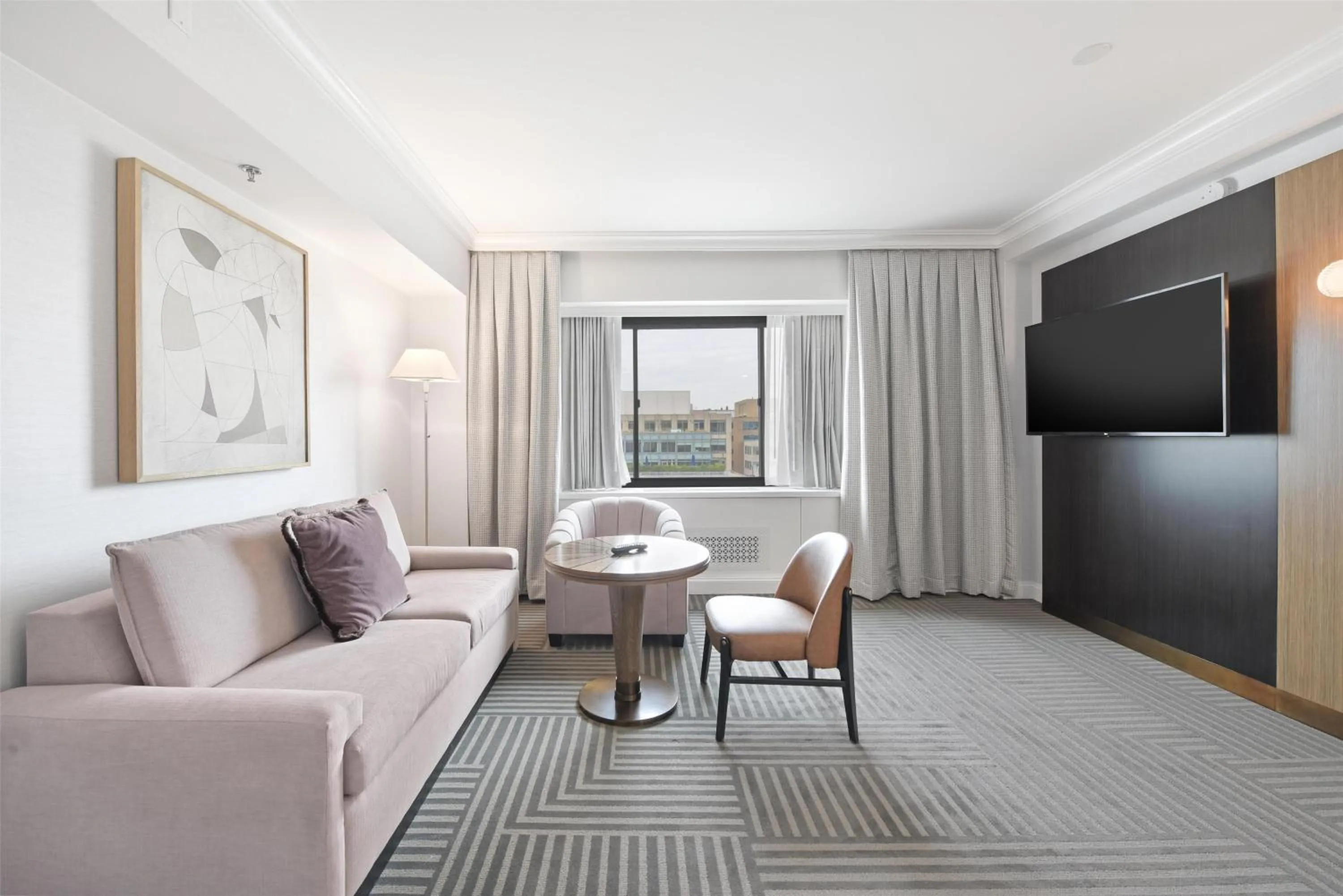 Living room in Capital Hilton