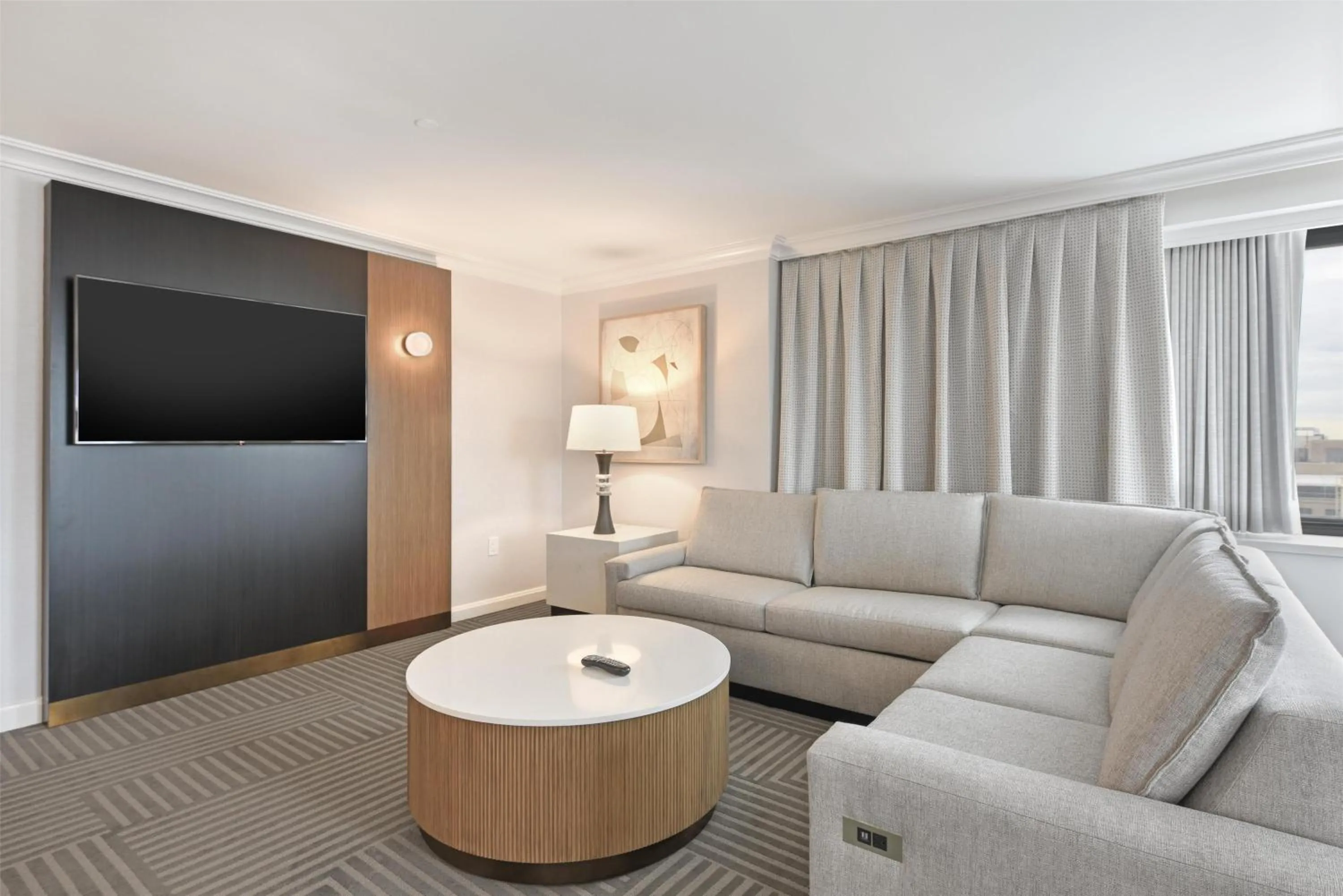 Living room in Capital Hilton