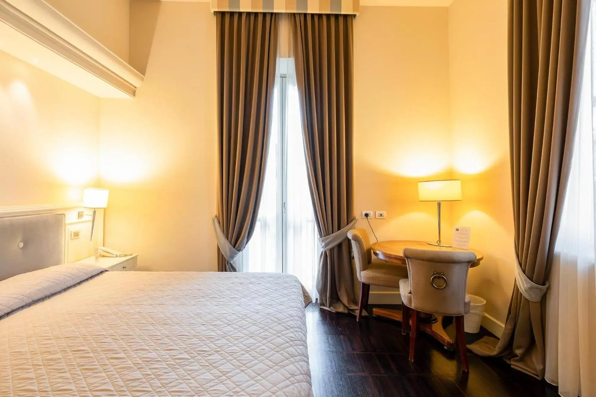 Triple Room in Hotel Patria Triple Room in Hotel Patria