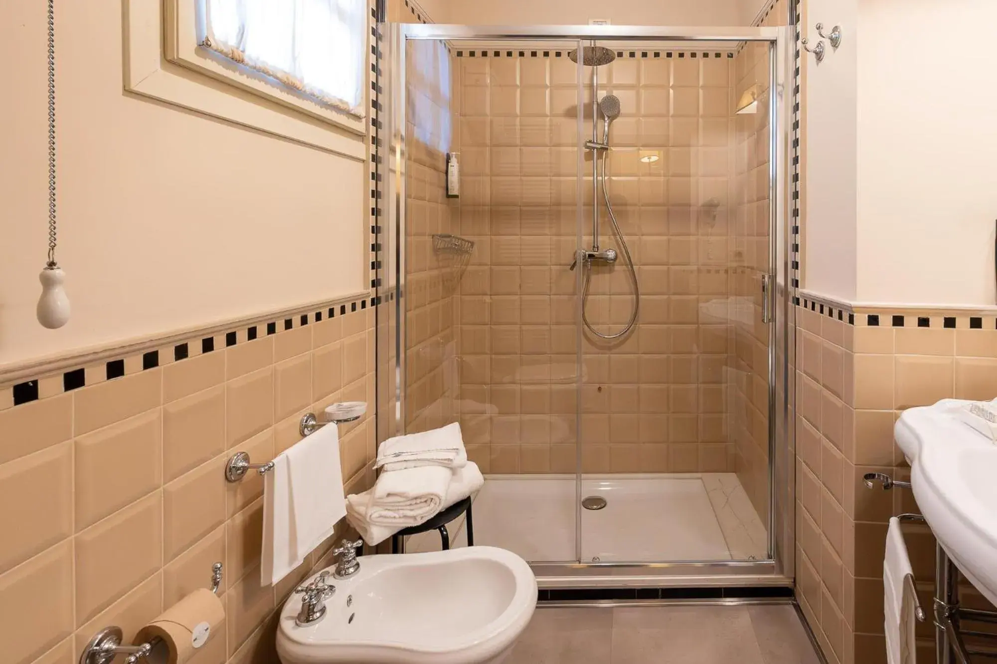 Bathroom in Hotel Patria Bathroom in Hotel Patria