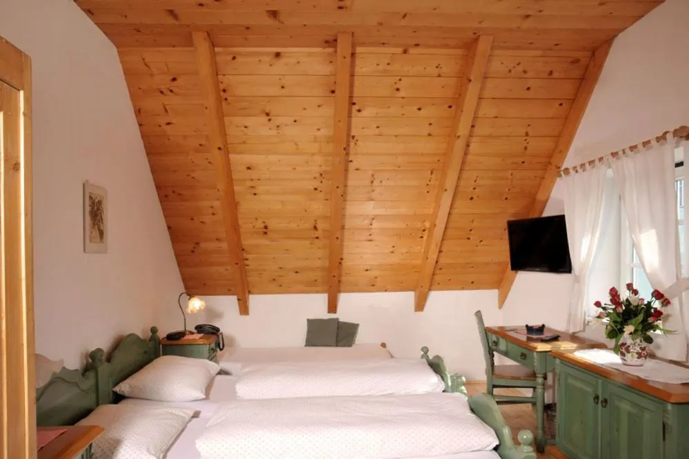 Bed in Stoffbauer GmbH