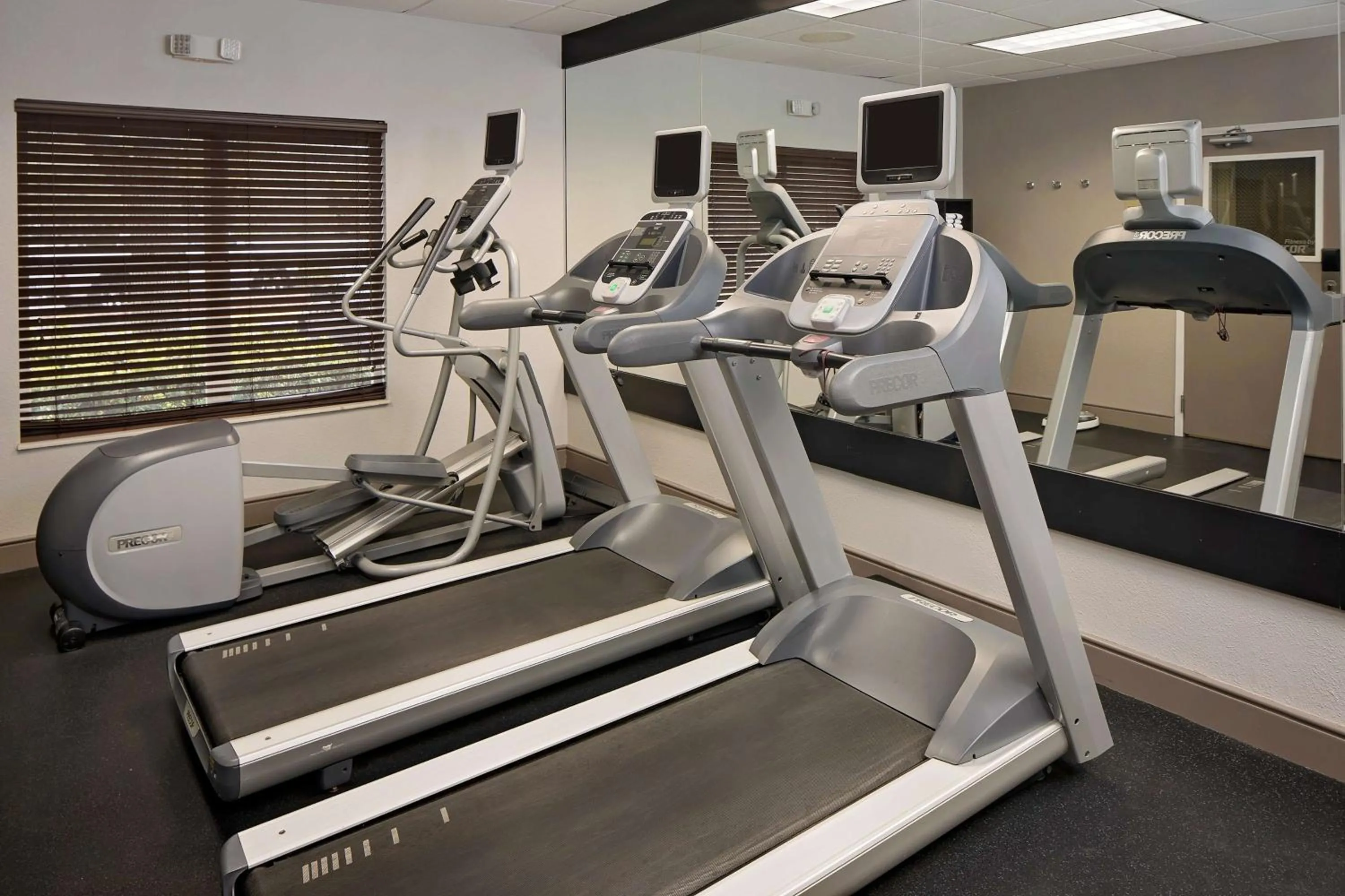 Fitness centre/facilities in Homewood Suites by Hilton Orlando Maitland