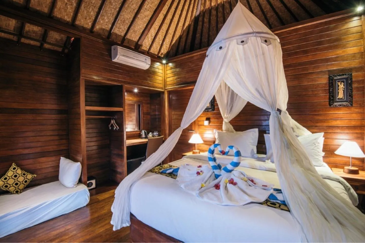 Bed in Lembongan Seaview