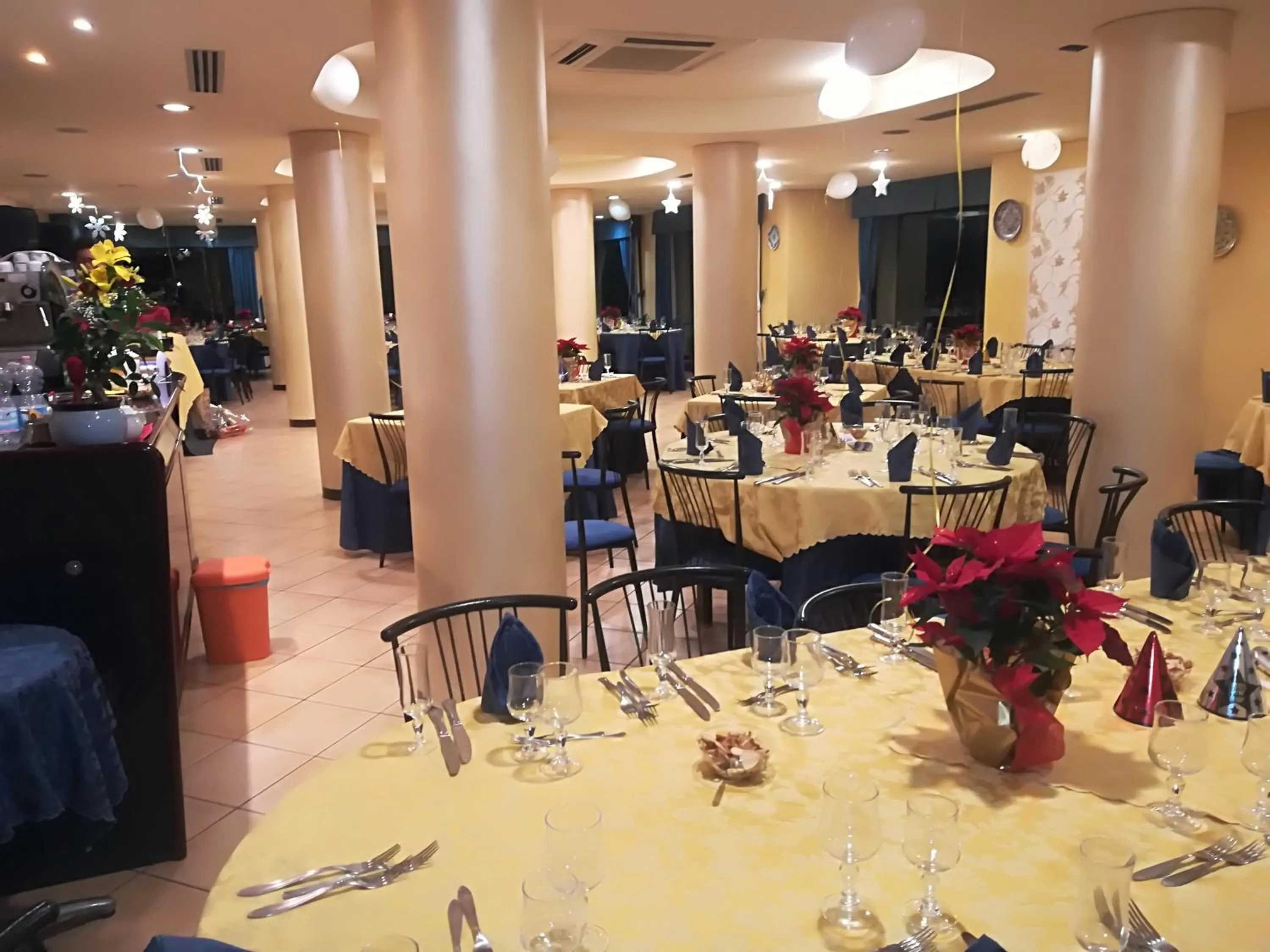Restaurant/places to eat in Hotel Miravalle