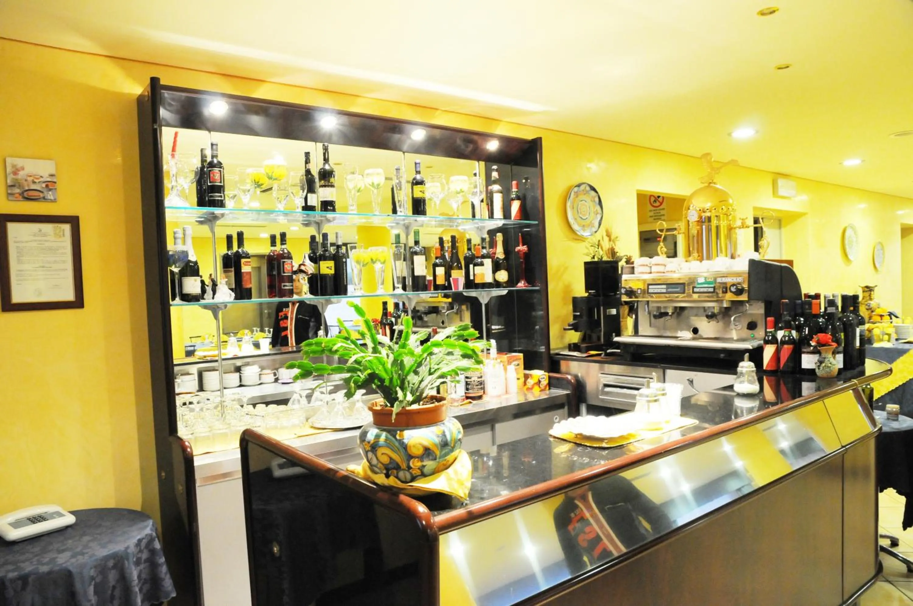 Lounge or bar in Hotel Miravalle