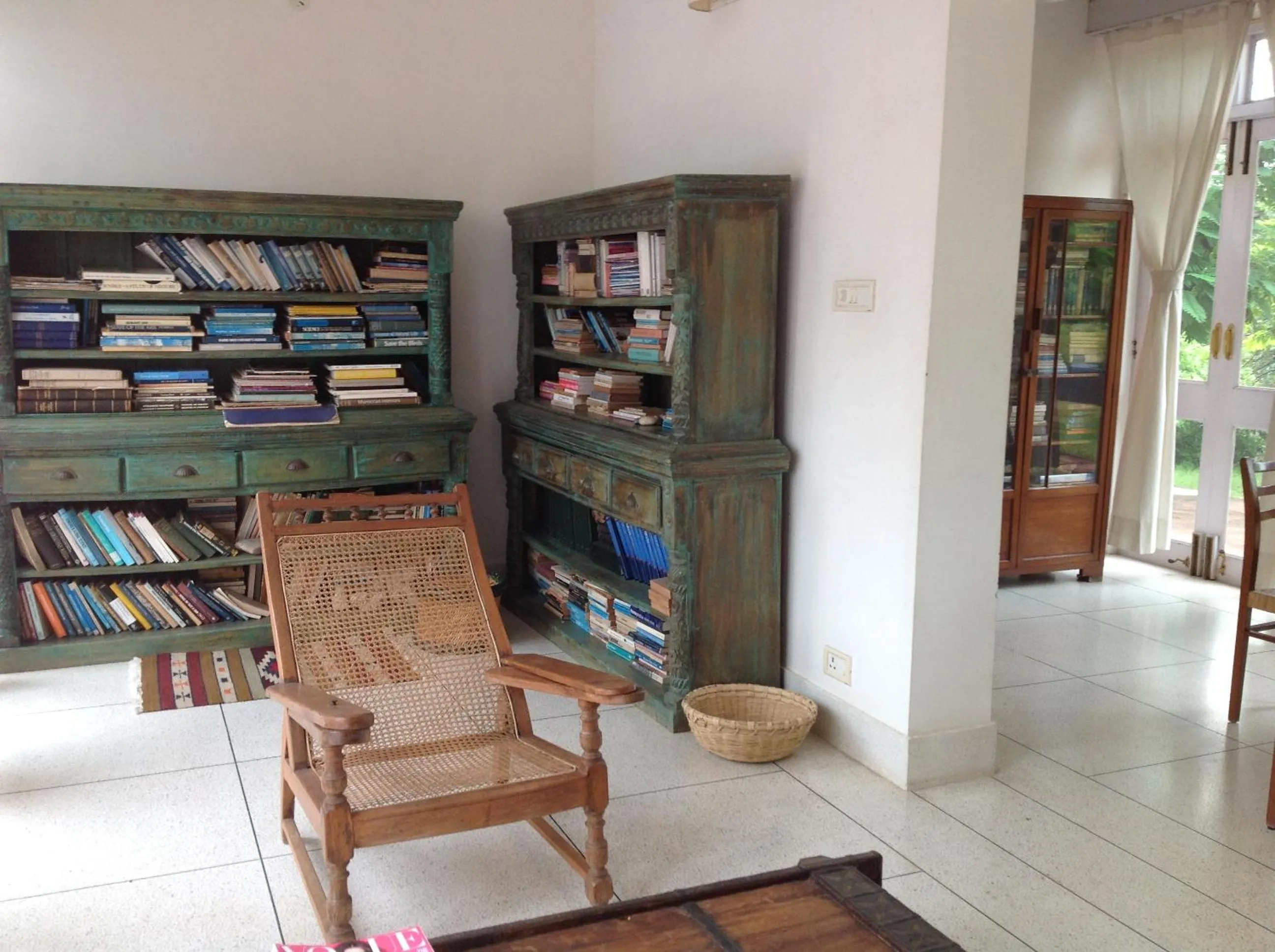 Library in Savista Retreat