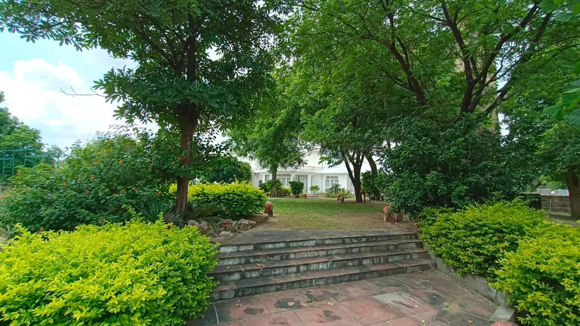 Spring in Savista Retreat