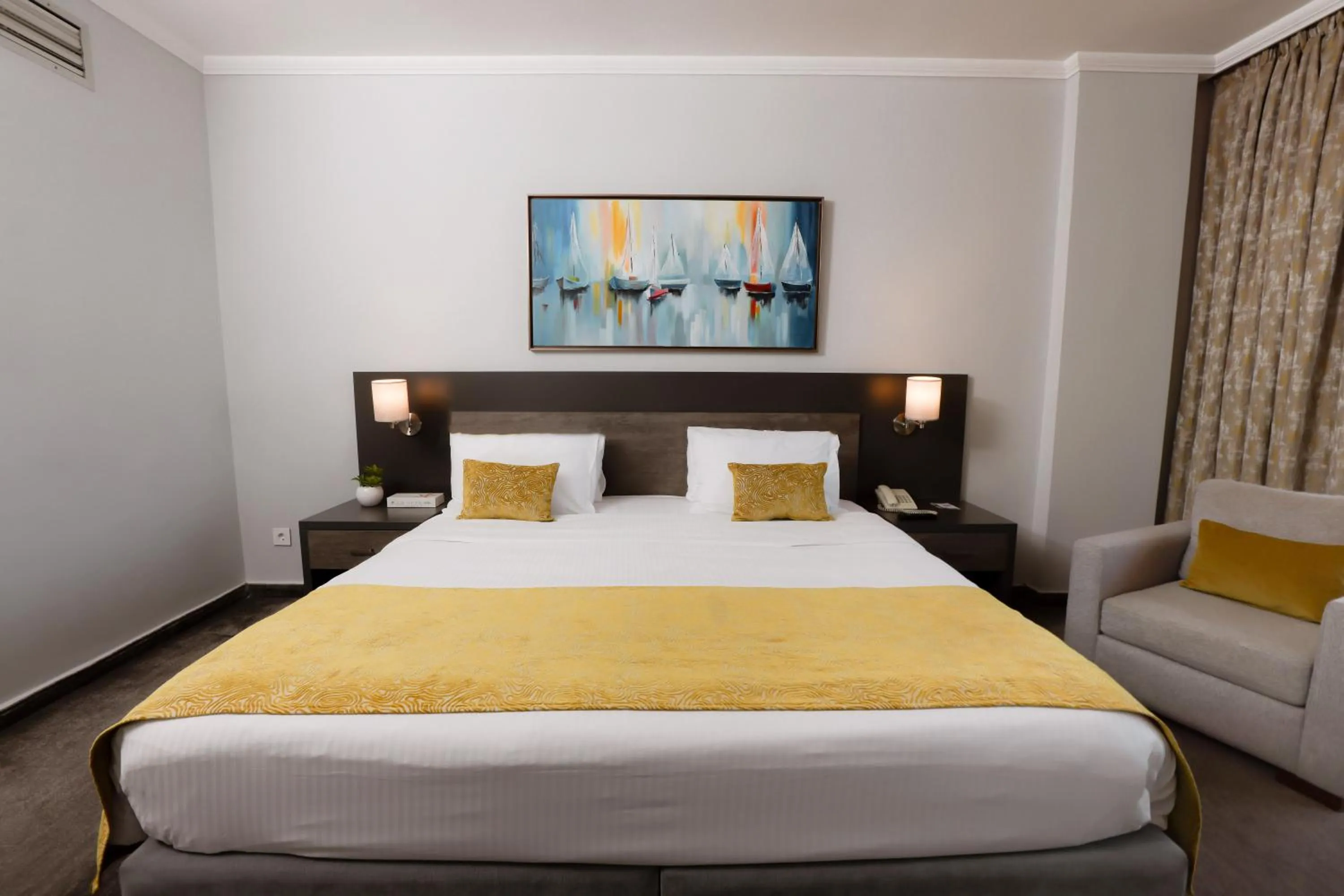 Bed in La Vida Suite