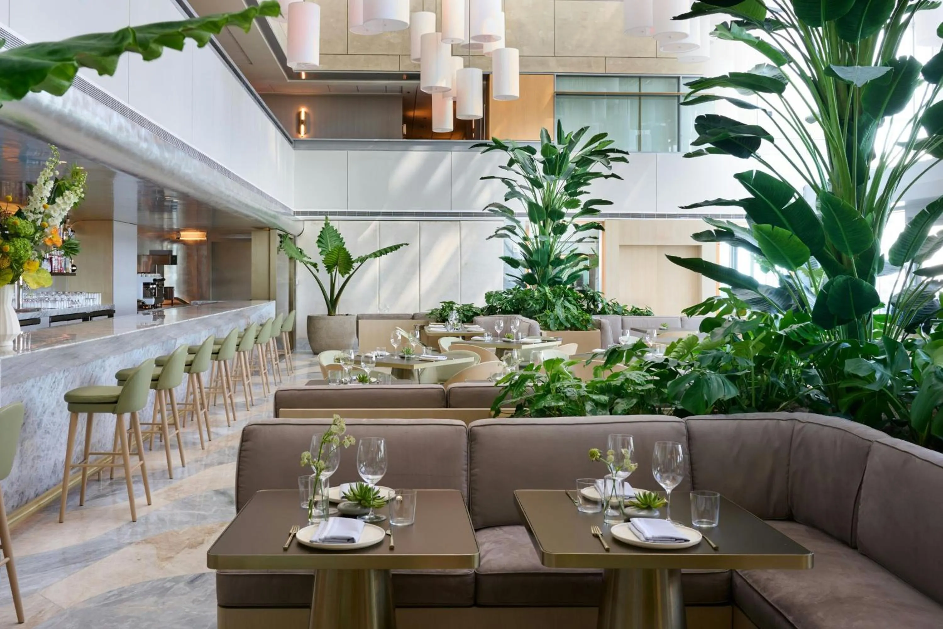 Lounge or bar in Brickell Arch, a Luxury Collection Hotel, Miami