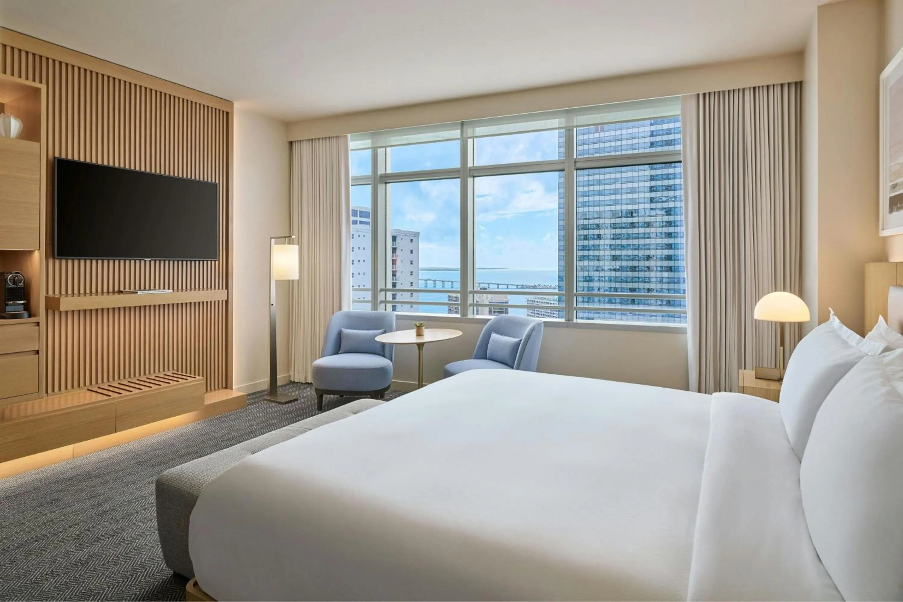 Photo of the whole room, Bed in Brickell Arch, a Luxury Collection Hotel, Miami