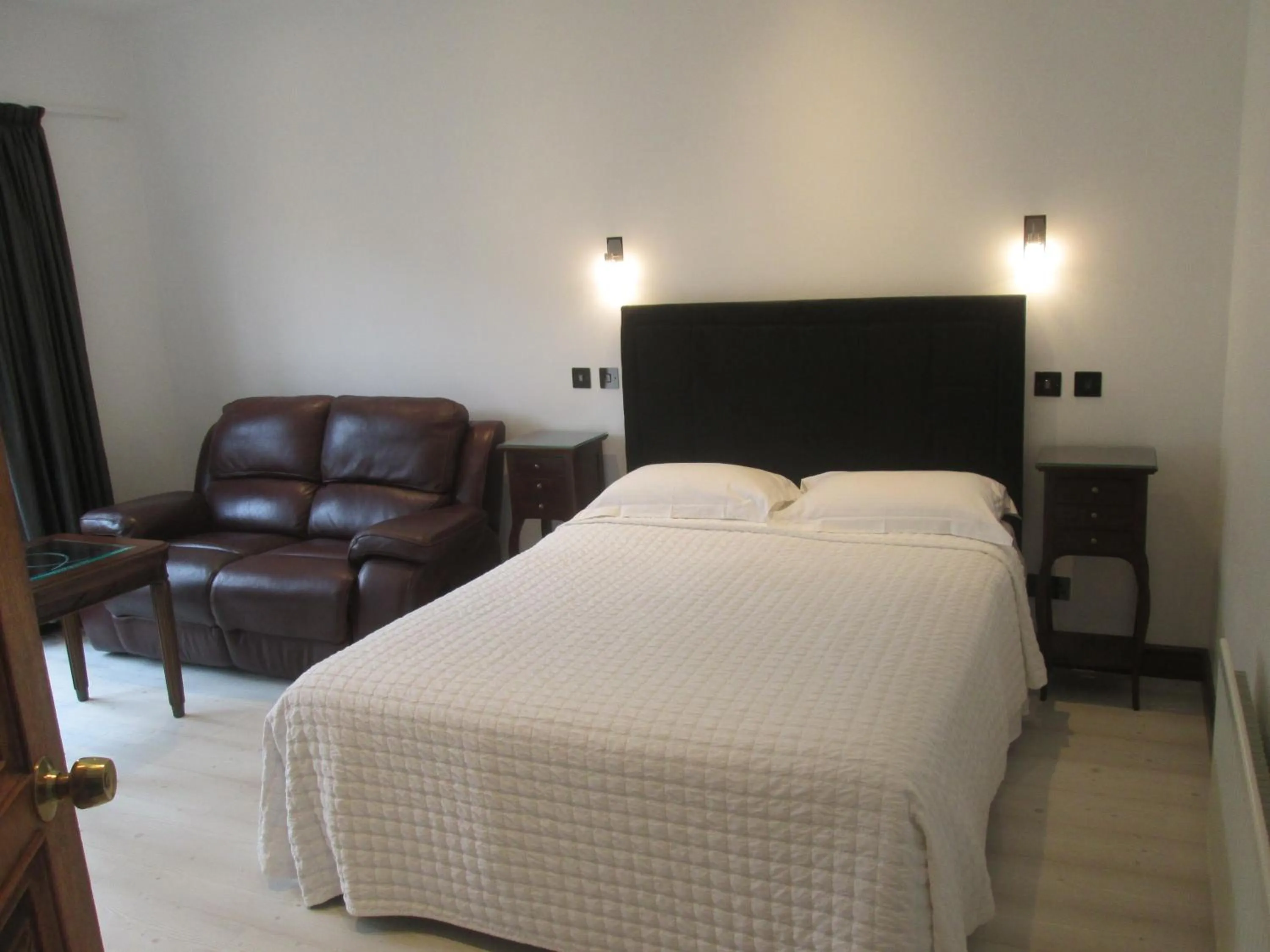 Photo of the whole room, Bed in Kilbree House B&B