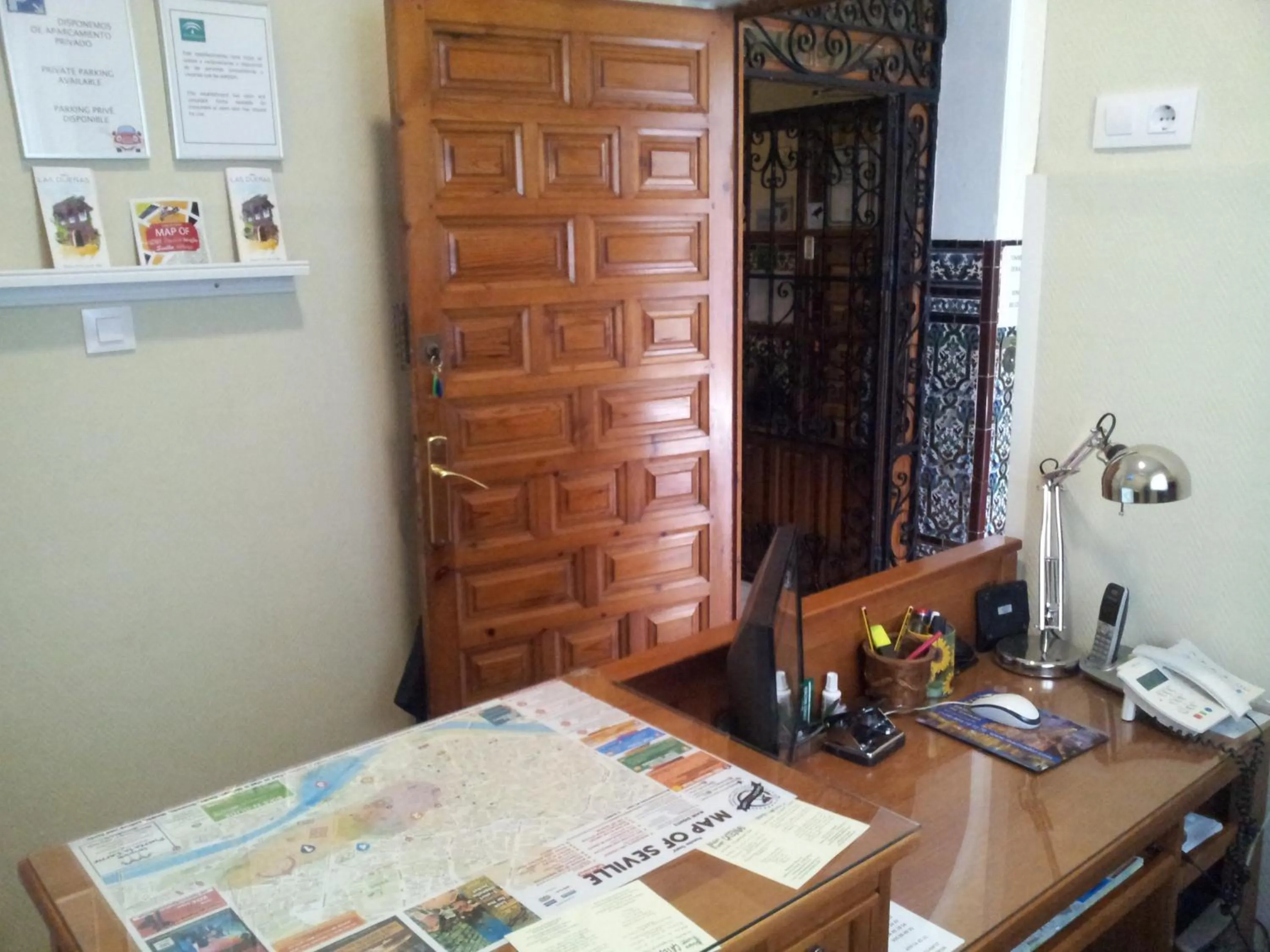 Lobby or reception in Pension Catedral