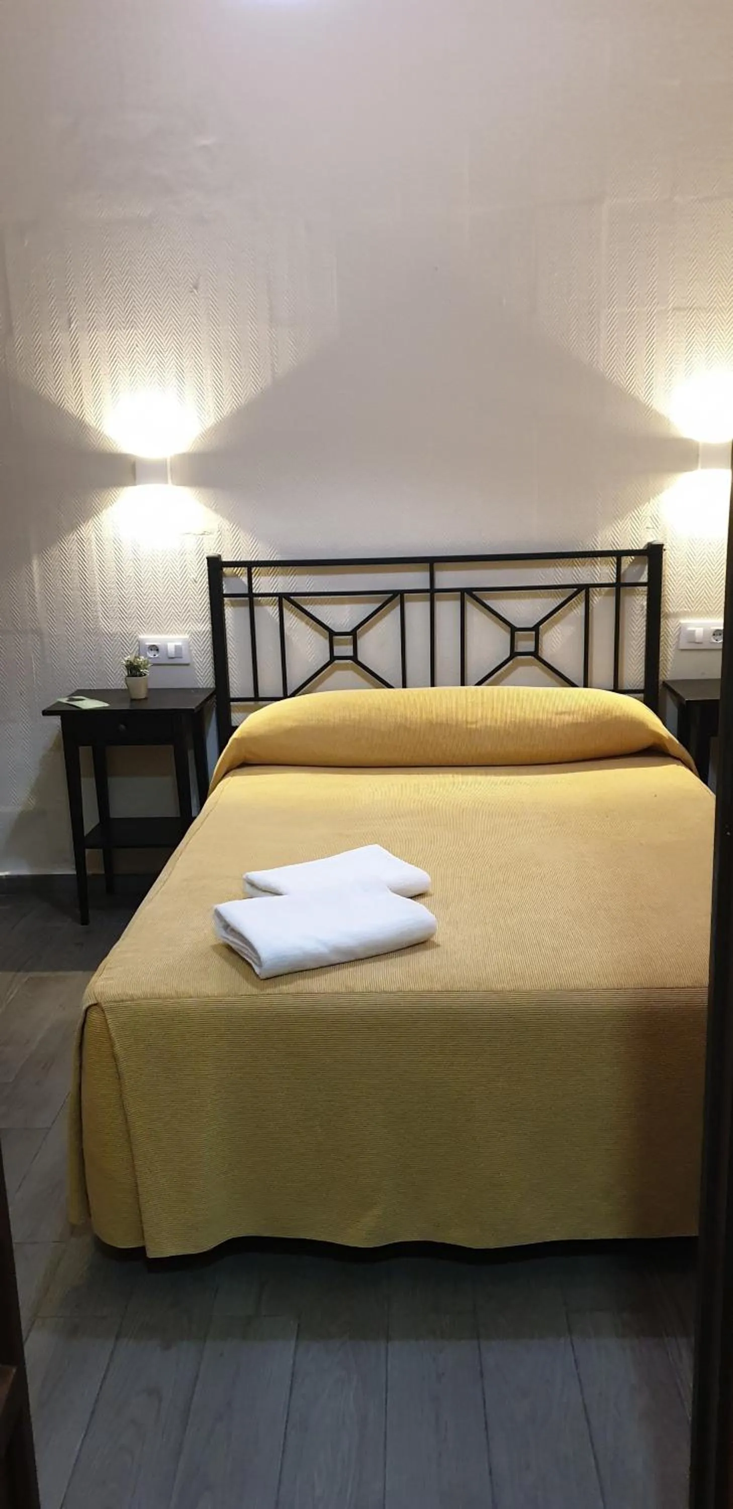 Bed in Pension Catedral