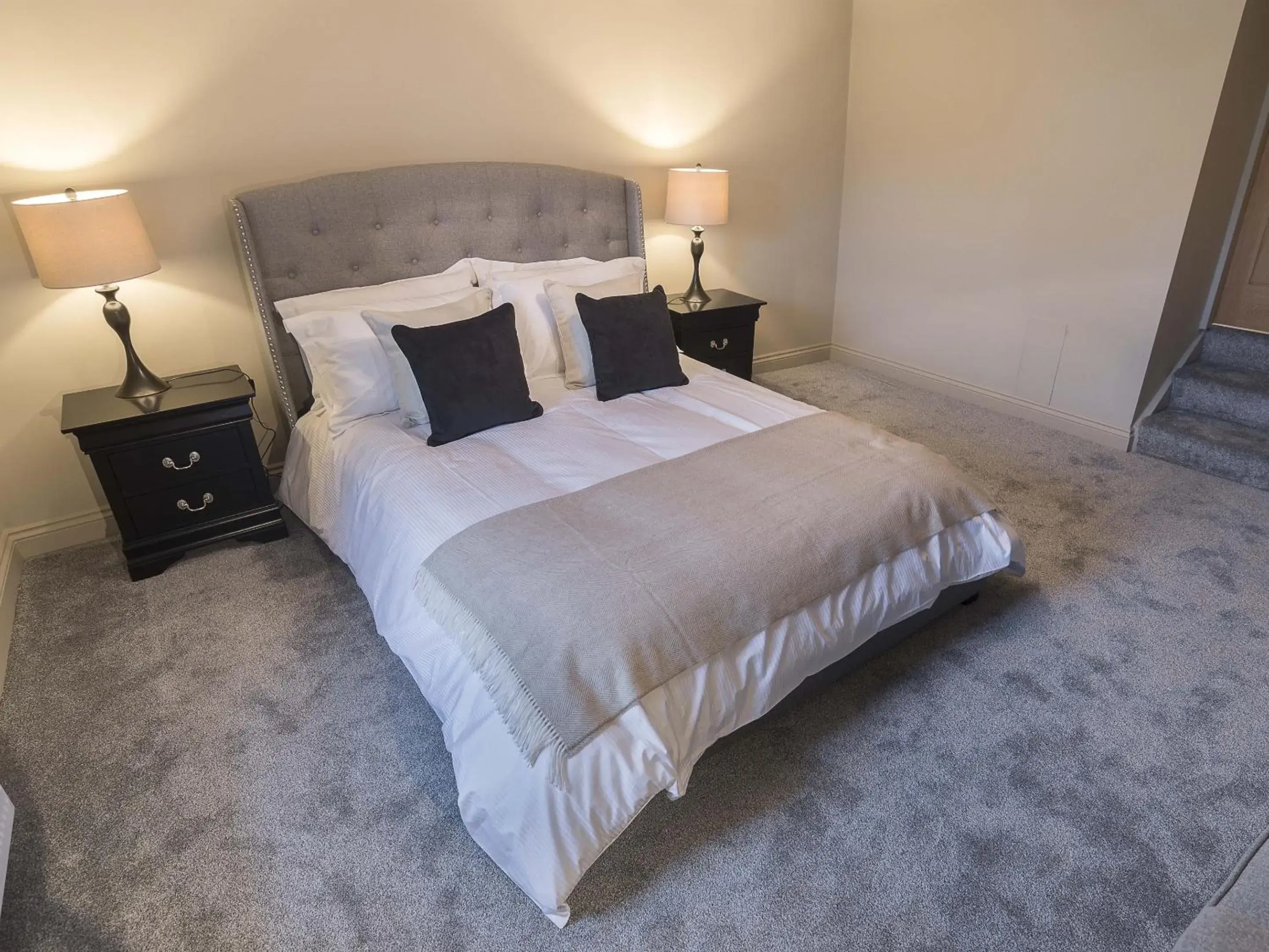 Bedroom, Bed in New Crown Inn Bedroom, Bed in New Crown Inn