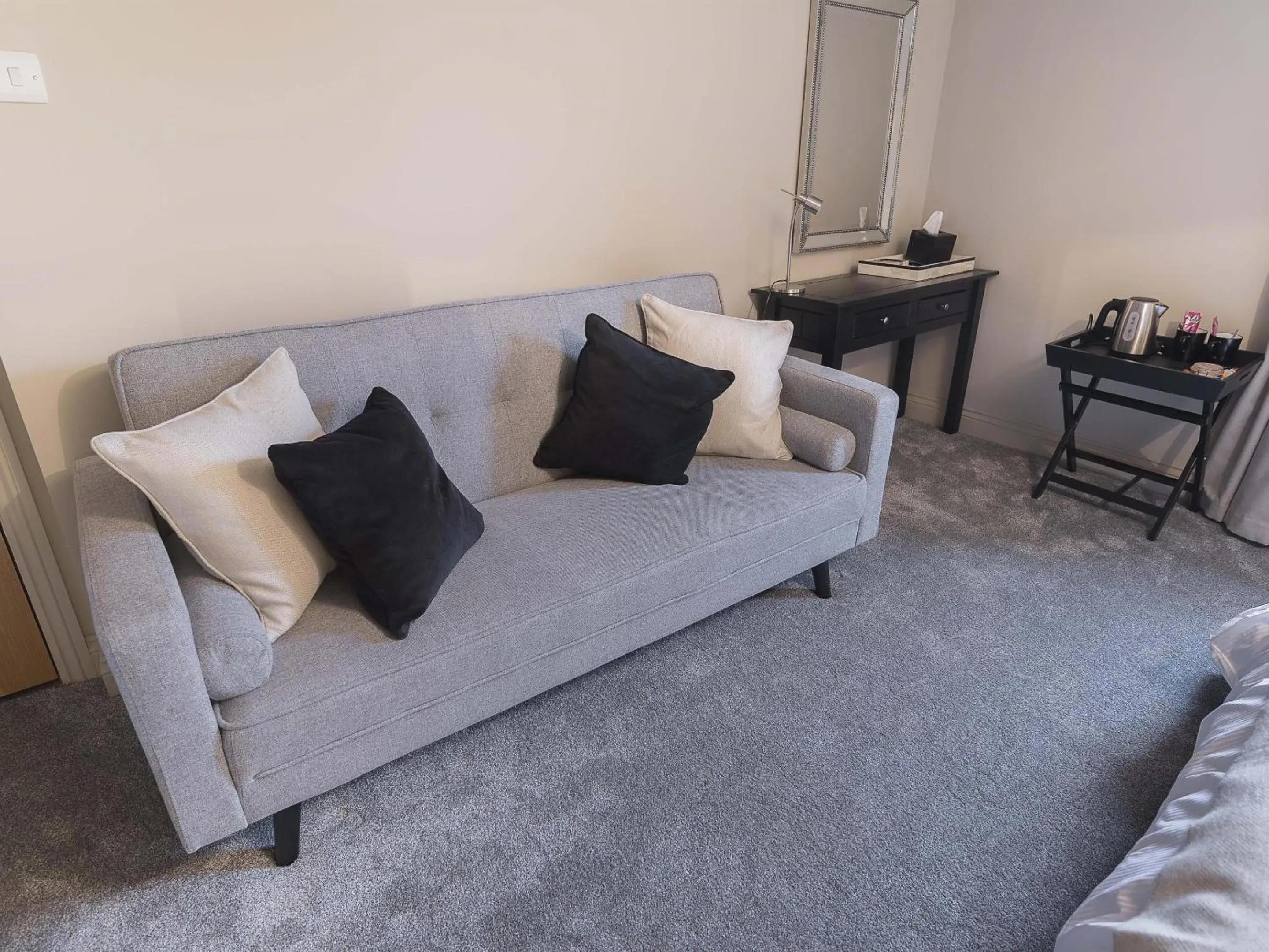 Bedroom in New Crown Inn Bedroom in New Crown Inn