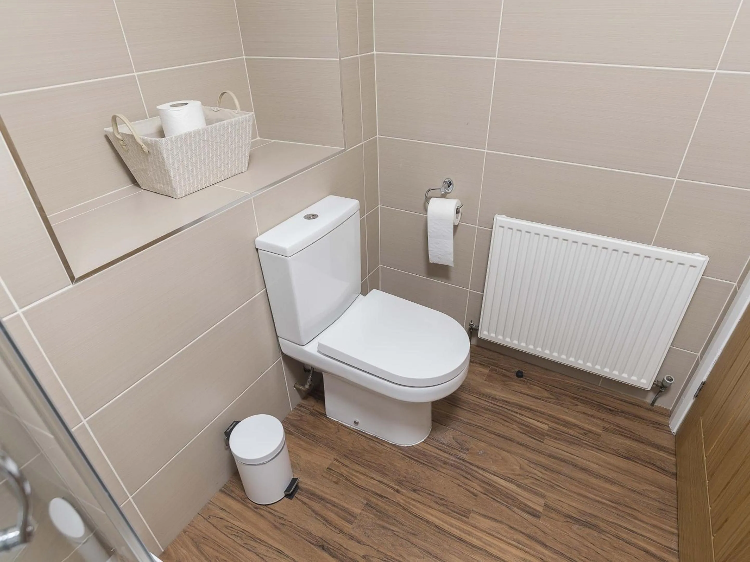 Bathroom in New Crown Inn