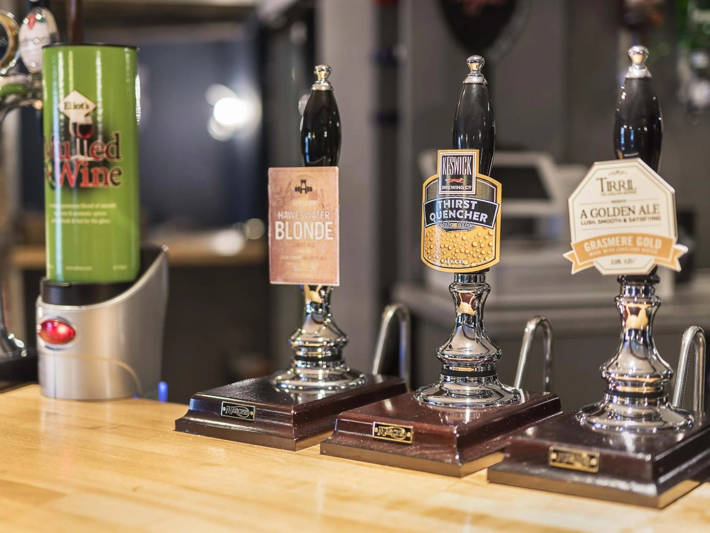 Lounge or bar in New Crown Inn