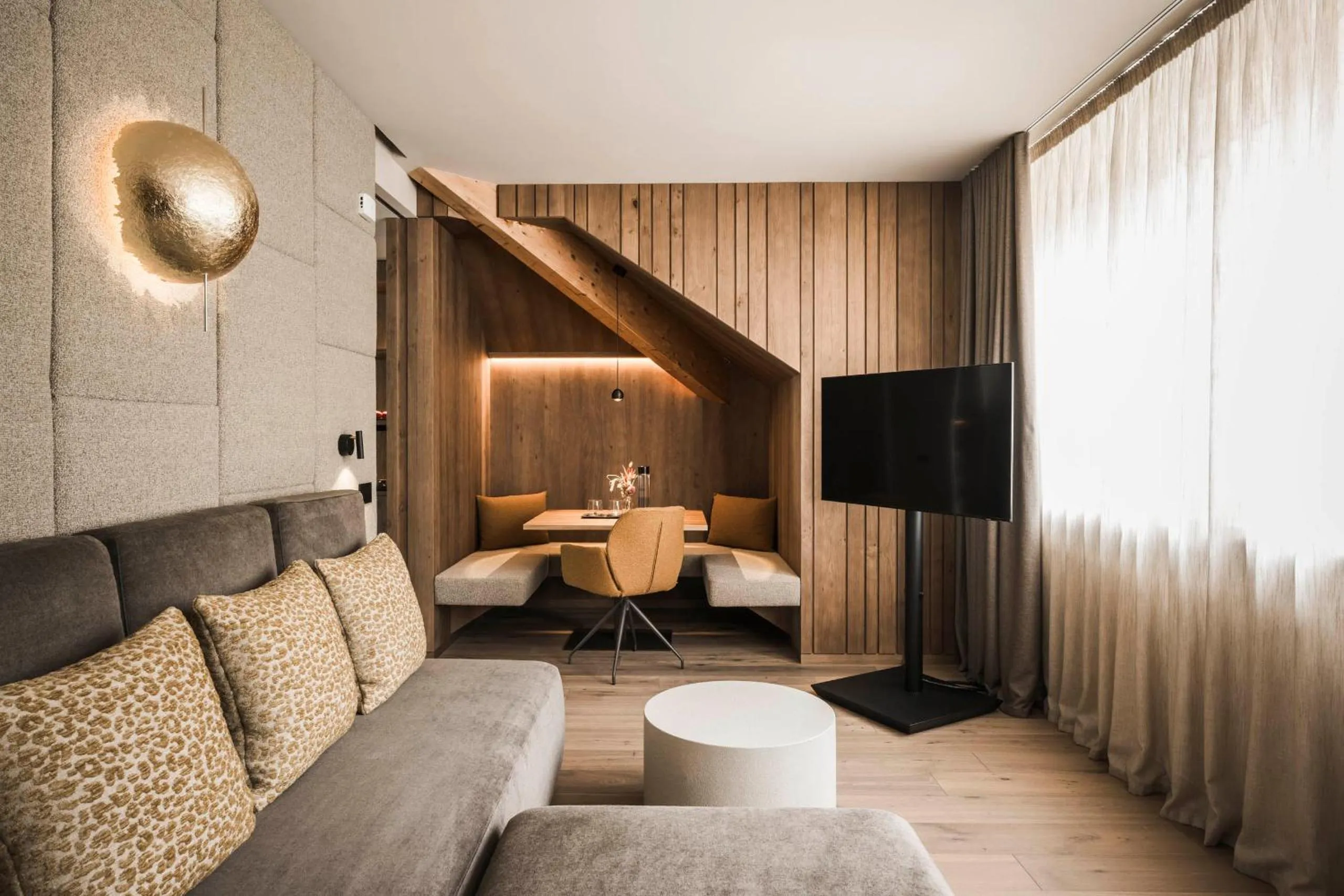 Living room, Bed in Excelsior Dolomites Life Resort