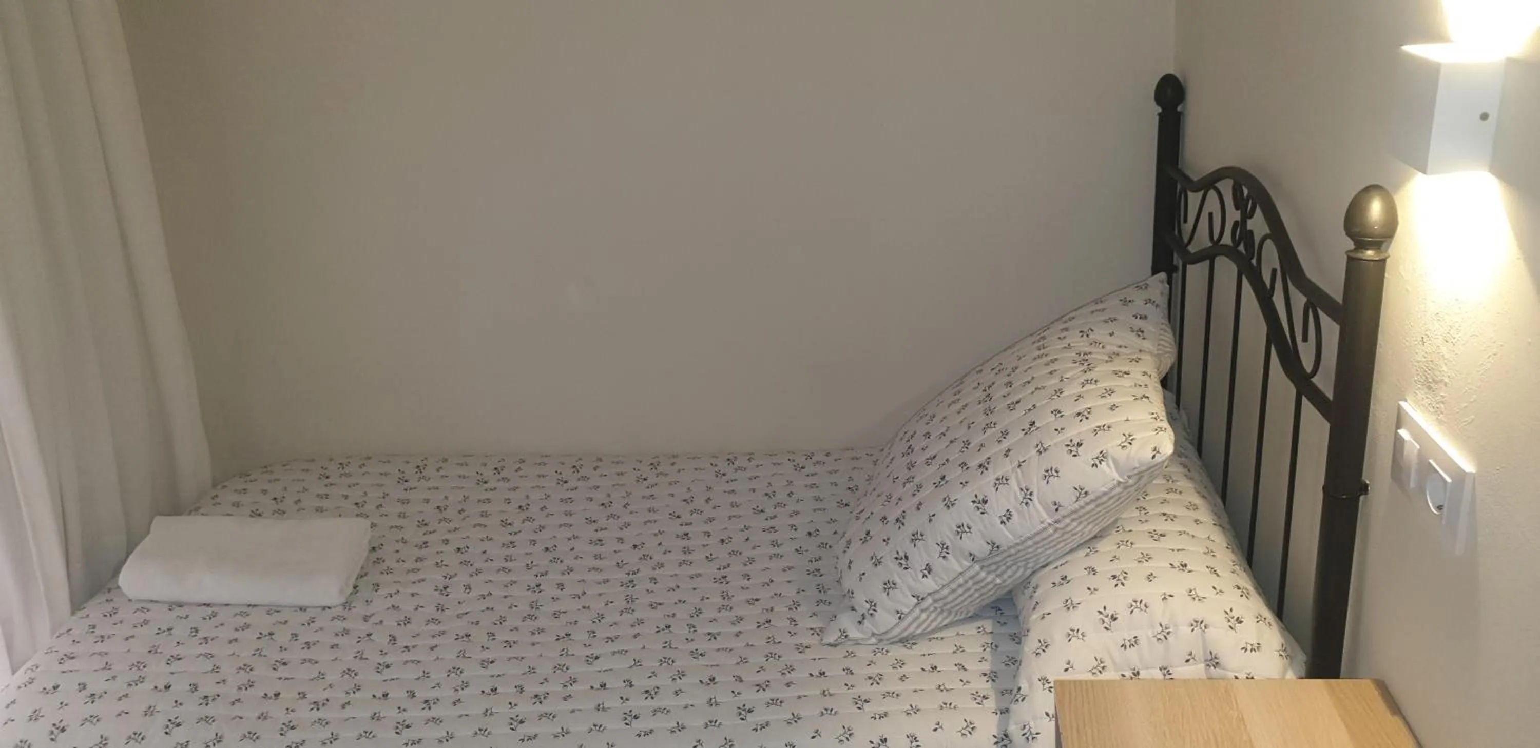 Bed in Pensión La Montoreña